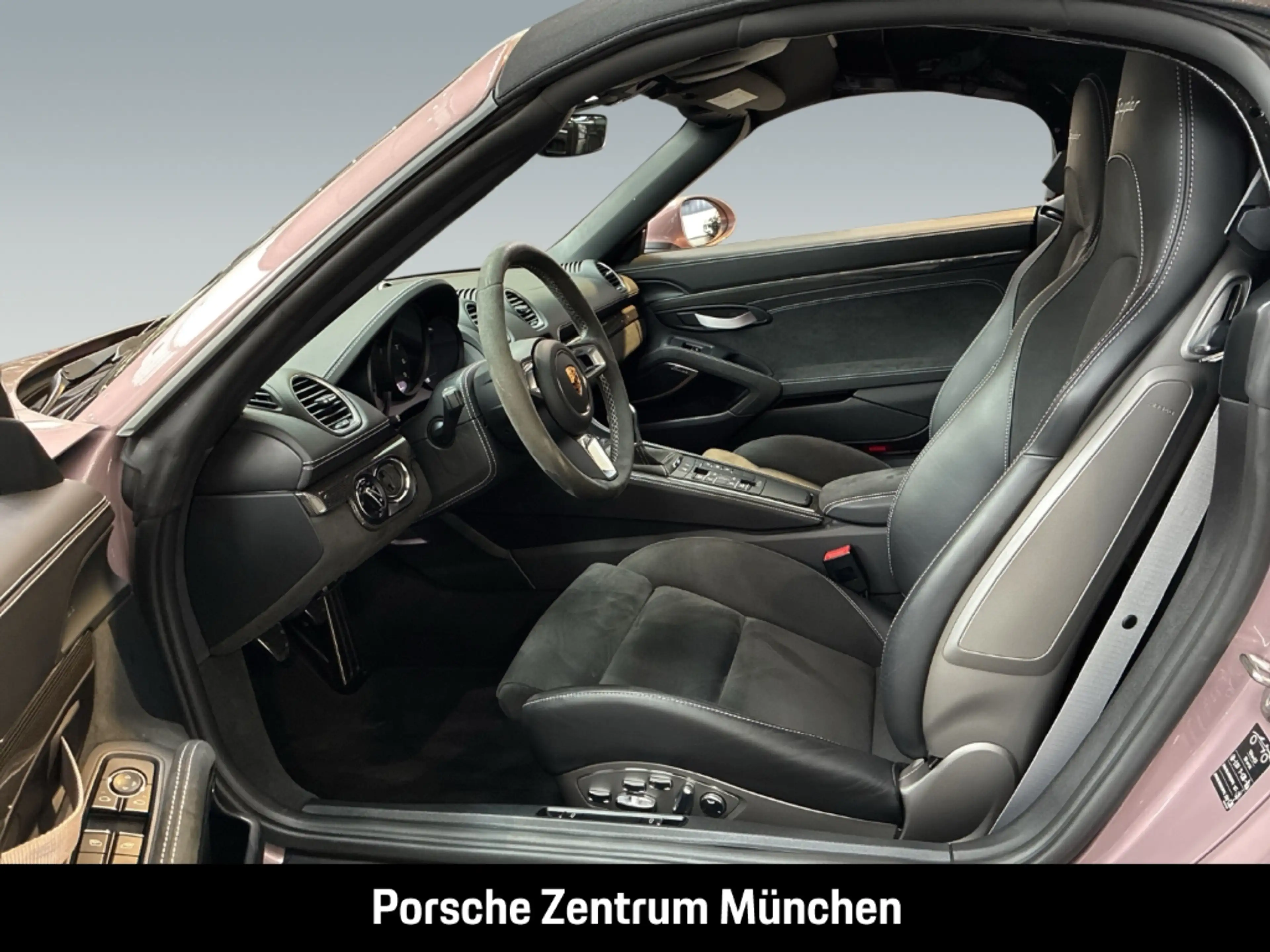 Porsche 718 Spyder — photo 11