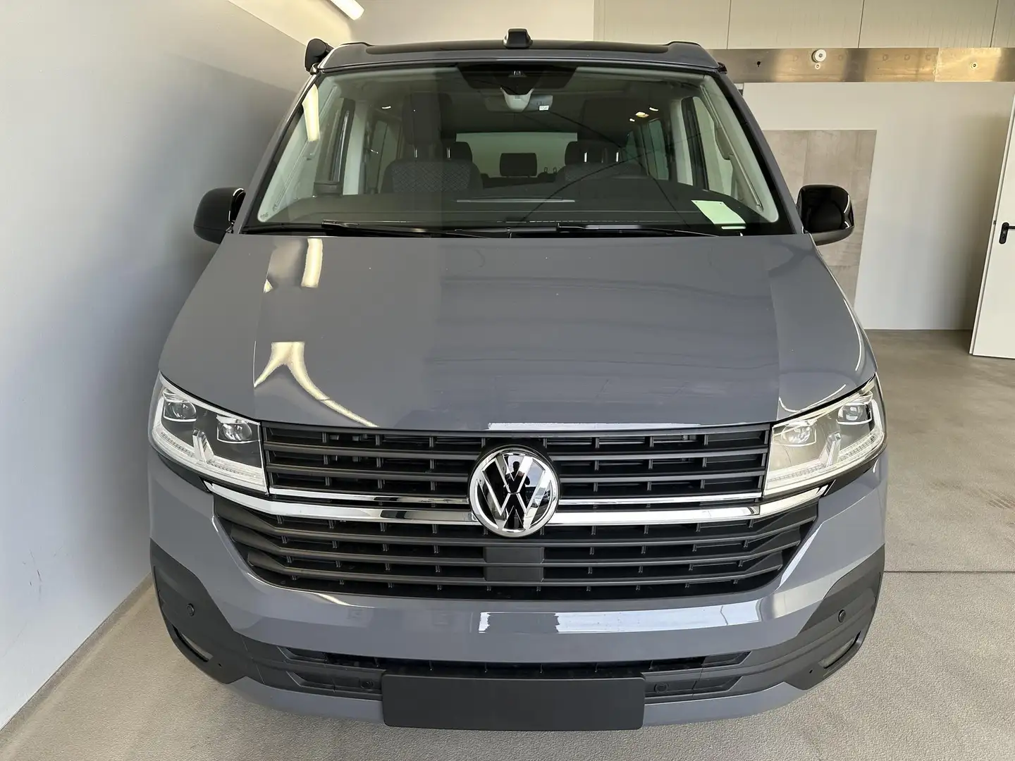 Volkswagen T6.1 California 6.1 Beach Camper Edition 204PS DSG AHK+Navi+STH... Grau - 2