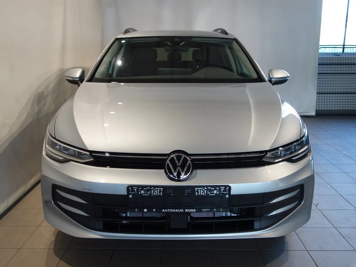 Volkswagen Golf Variant Business mHeV DSG Grau - 2