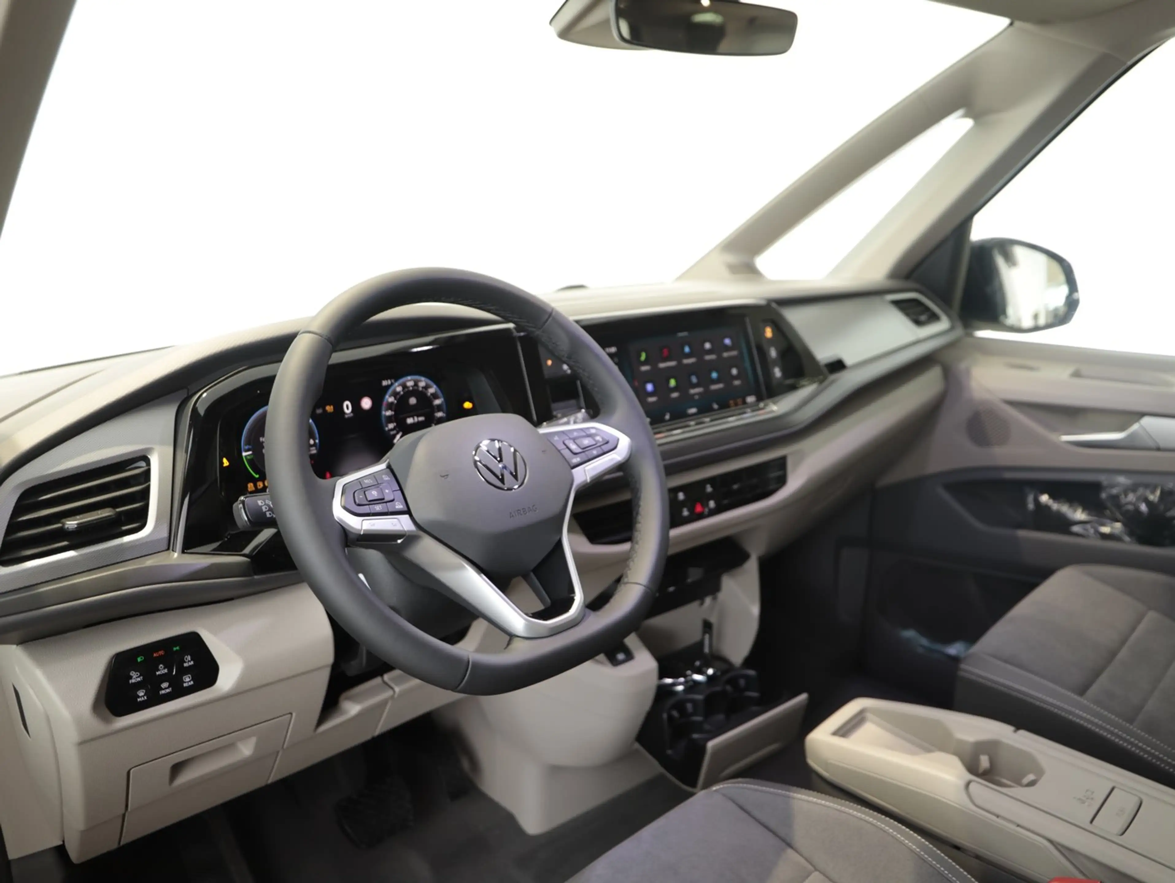 Volkswagen T7 California VW Multivan T7 California eHybrid 180 kW 4M — photo 10