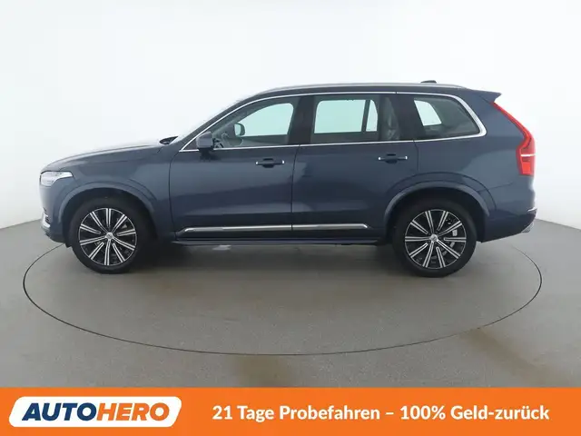 Volvo XC90 view 3