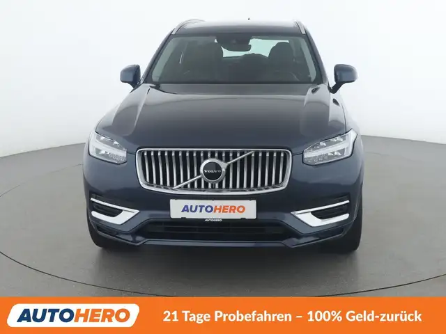 Volvo XC90 view 9