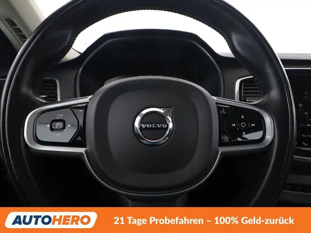Volvo XC90 view 19