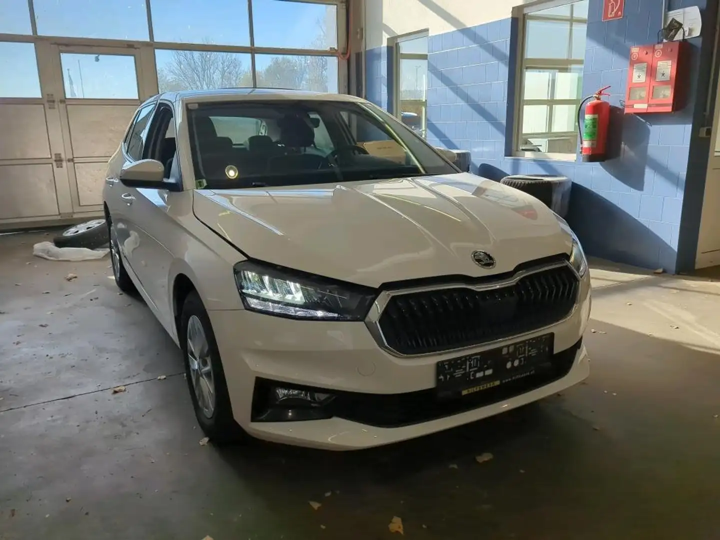Skoda Fabia IV NEUES MODEL 1,0 Ambition * LED, PDC, Spurh.,* Blanc - 2
