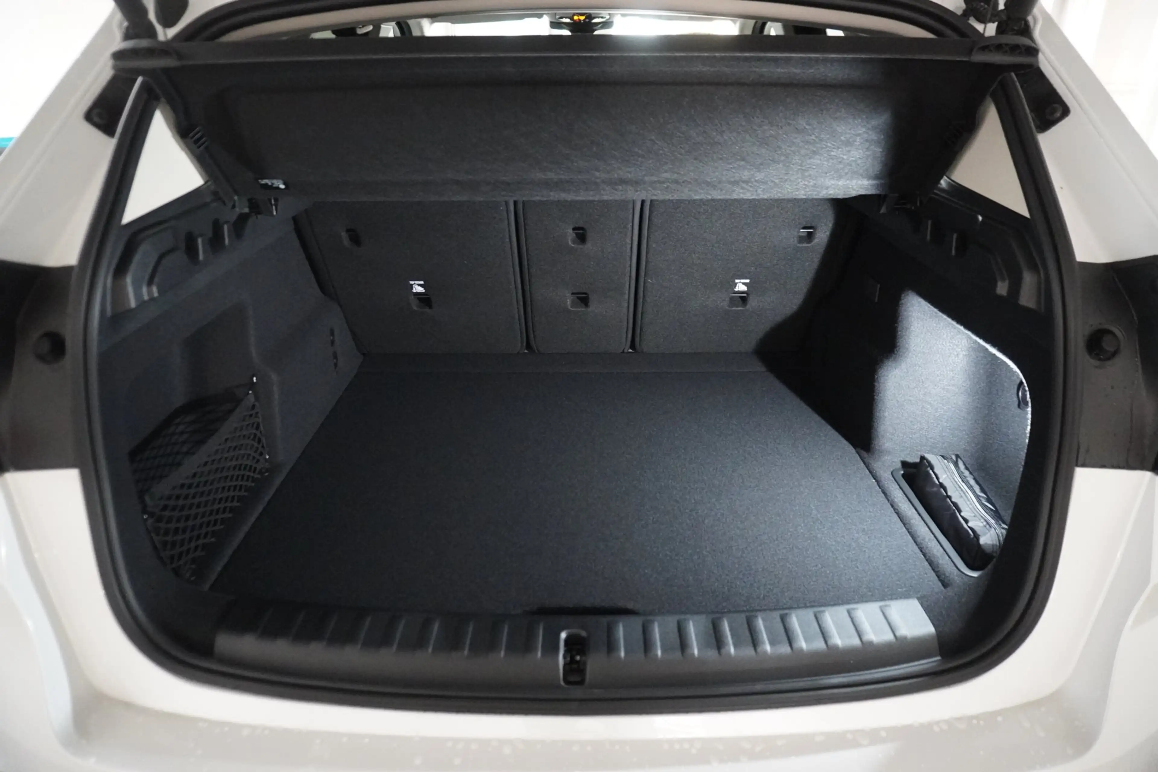 BMW X1 xDrive25e — photo 3