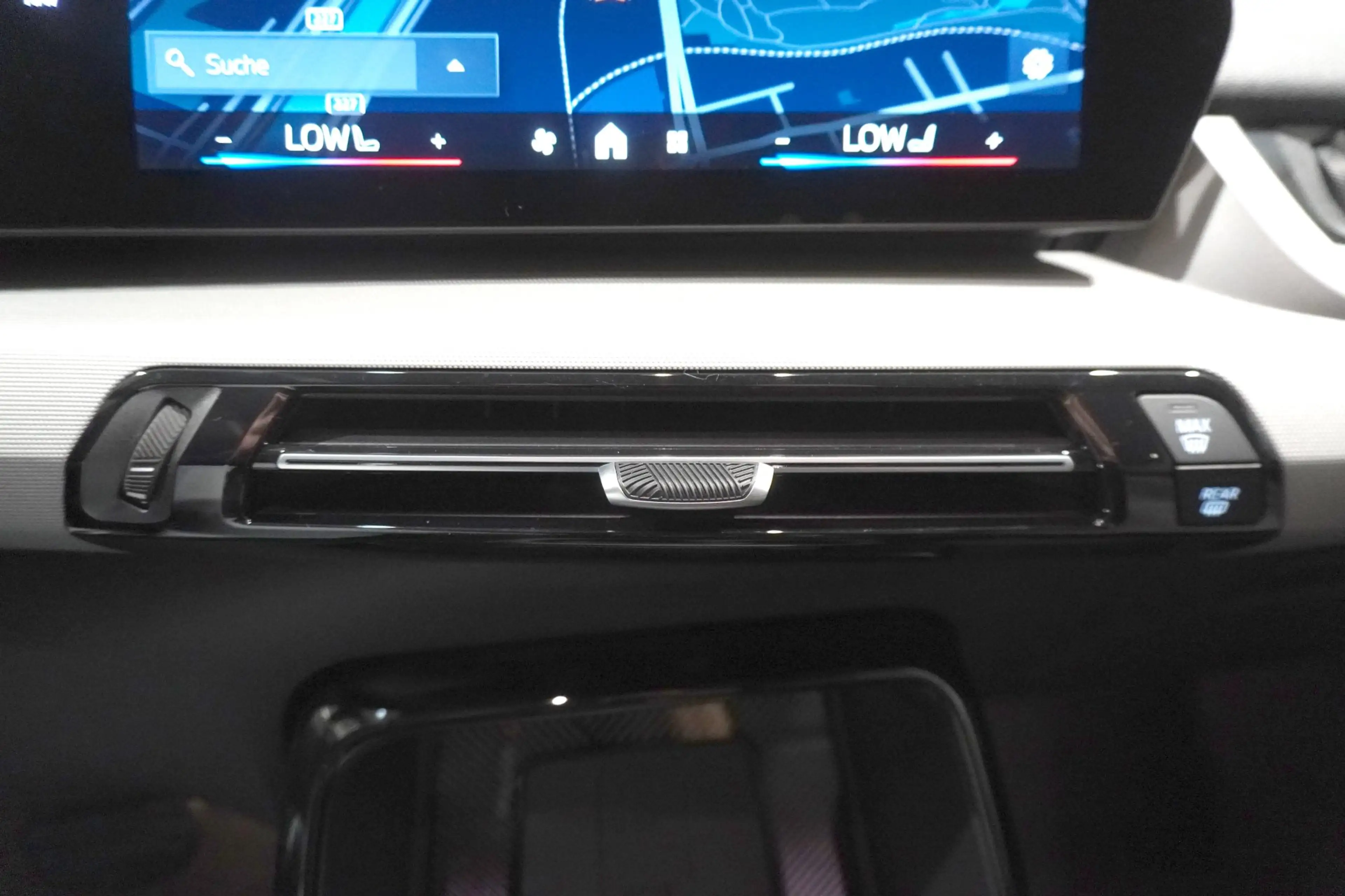 BMW X1 xDrive25e — photo 14