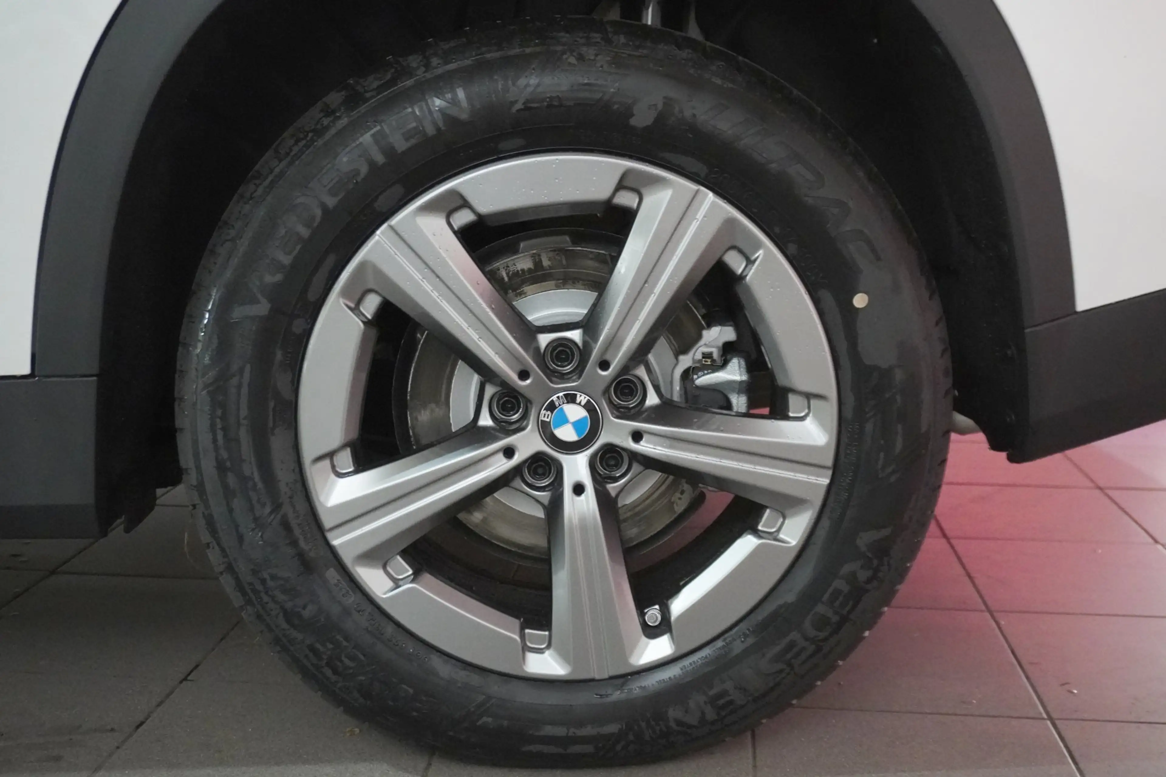 BMW X1 xDrive25e — photo 4