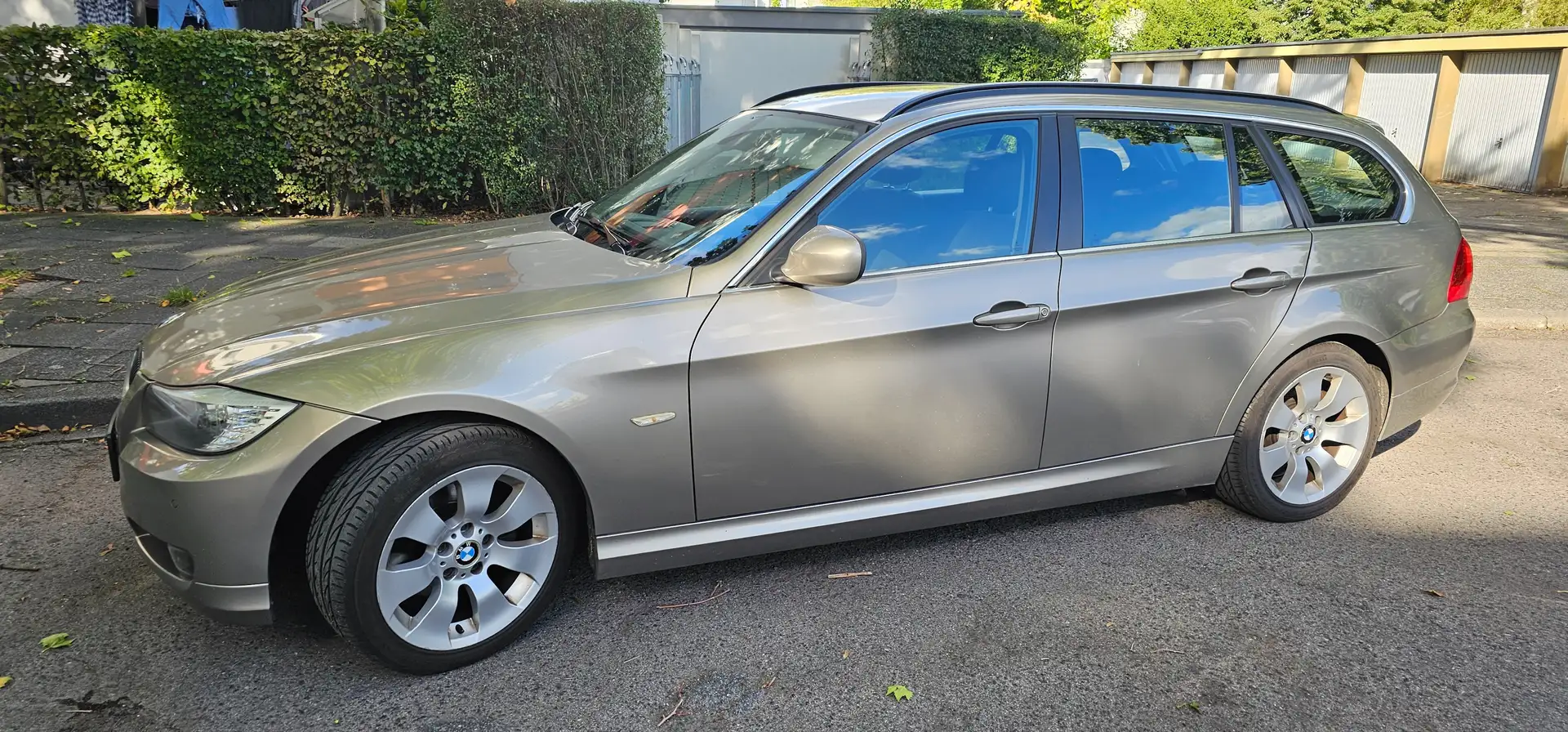BMW 325 325i Touring Bronzová - 1