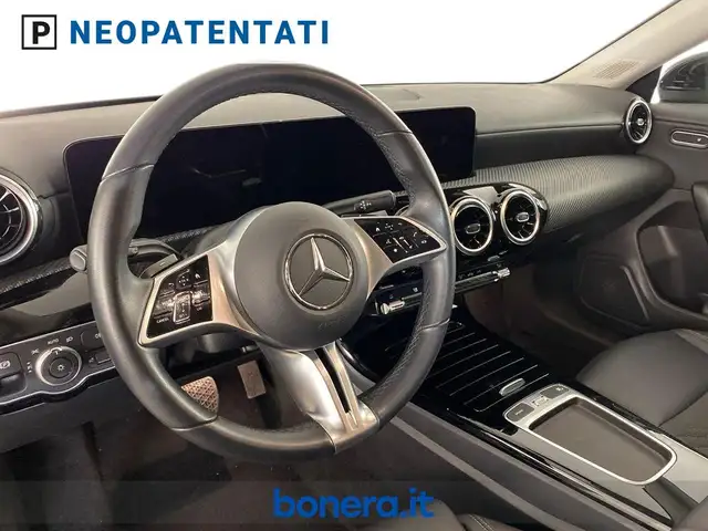 Mercedes-Benz Cla view 12