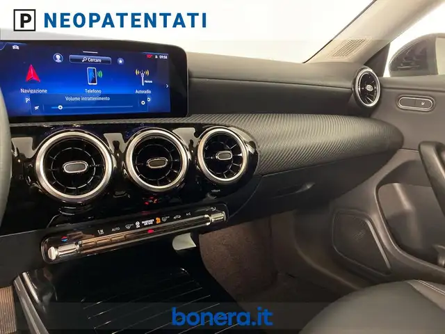 Mercedes-Benz Cla view 13