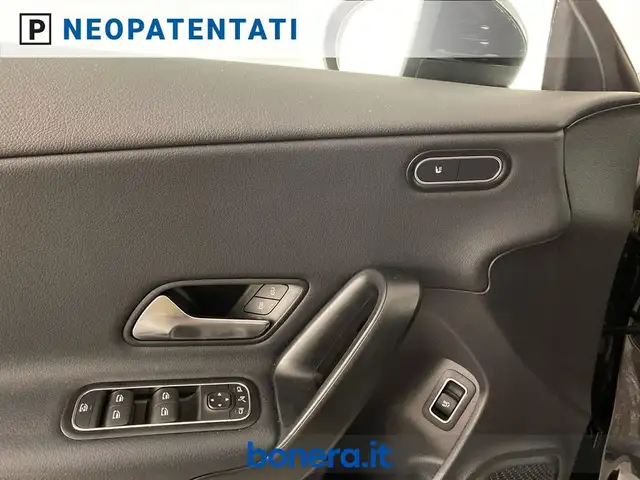 Mercedes-Benz Cla view 19