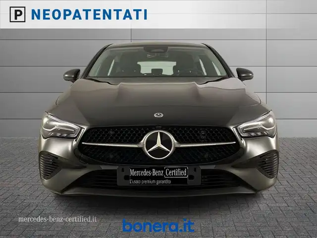 Mercedes-Benz Cla view 4