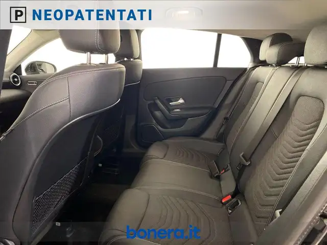 Mercedes-Benz Cla view 17
