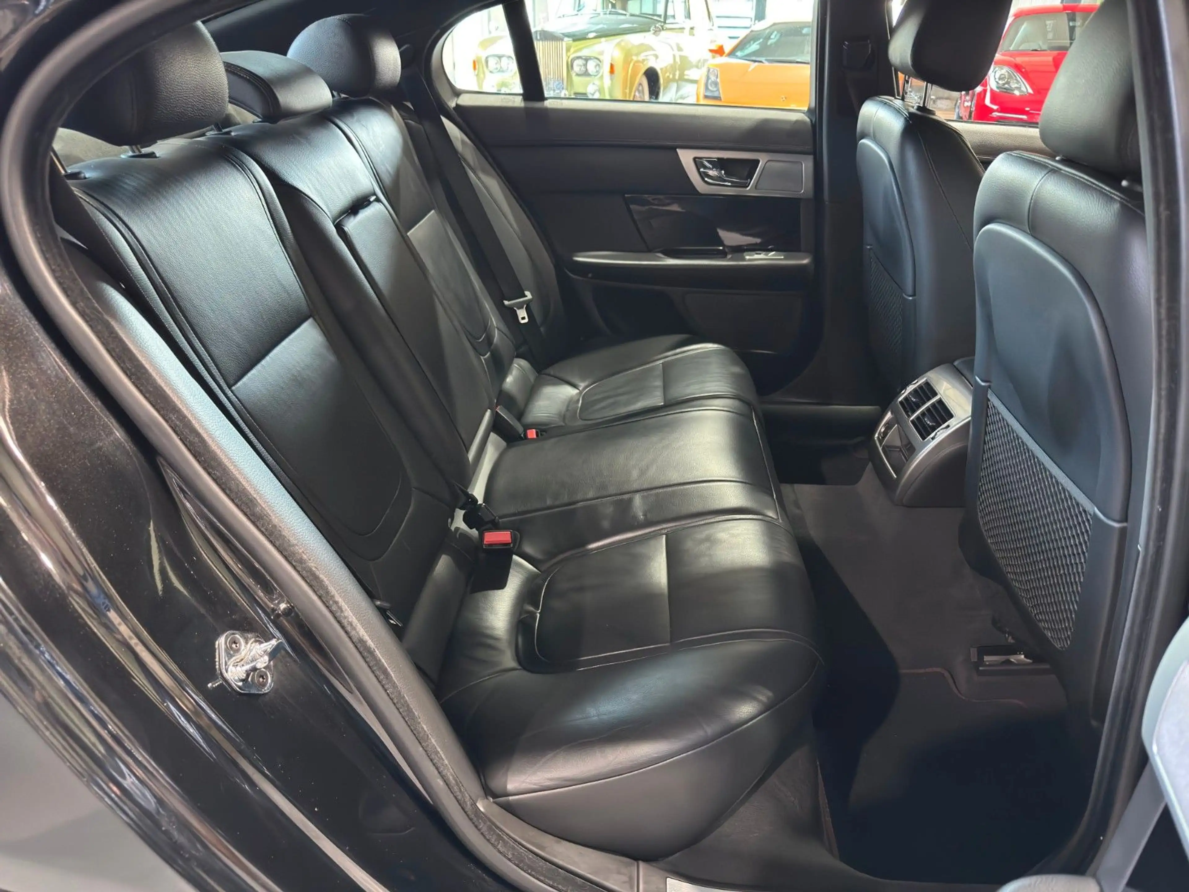 Jaguar XF 3.0 V6 Diesel S NAVI RF-KAM SHZ/Sport — photo 14