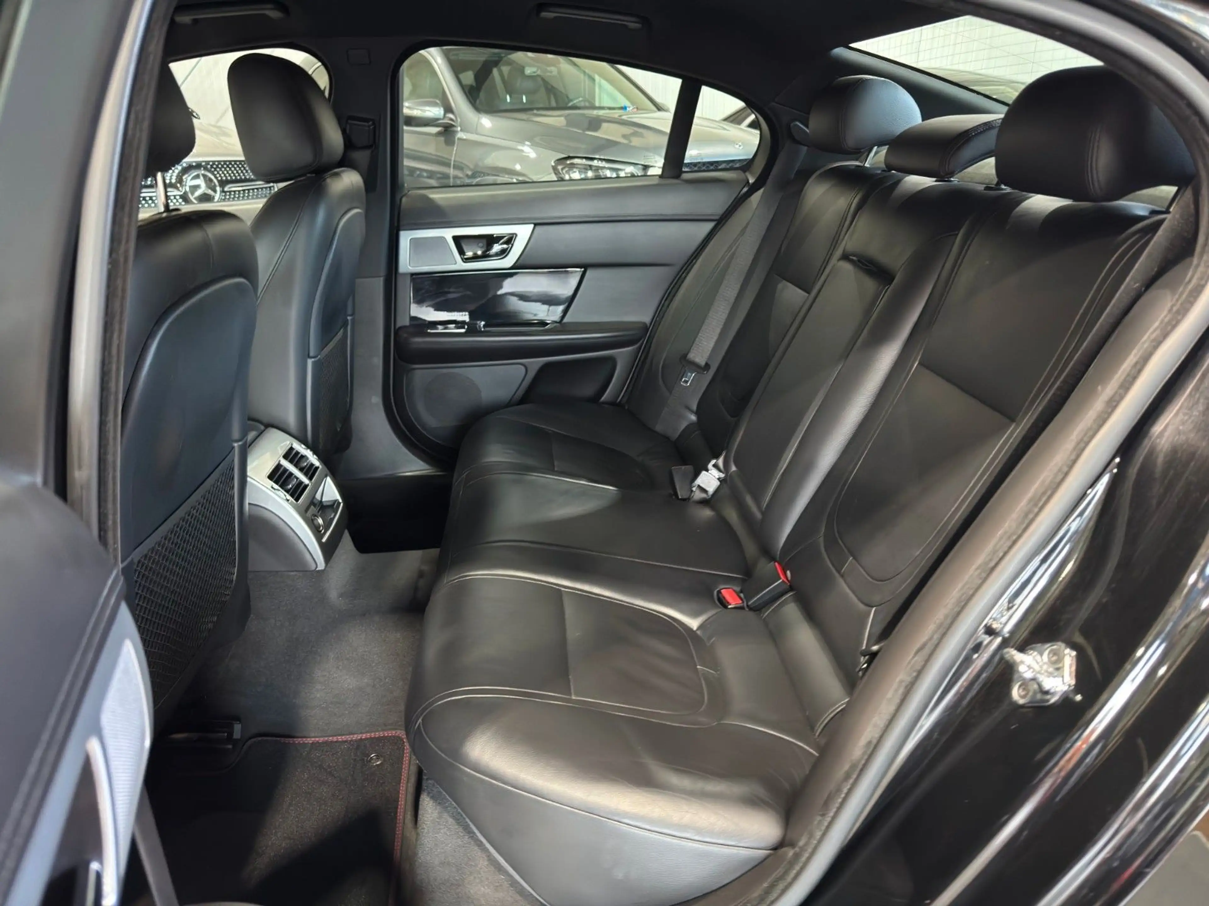 Jaguar XF 3.0 V6 Diesel S NAVI RF-KAM SHZ/Sport — photo 15