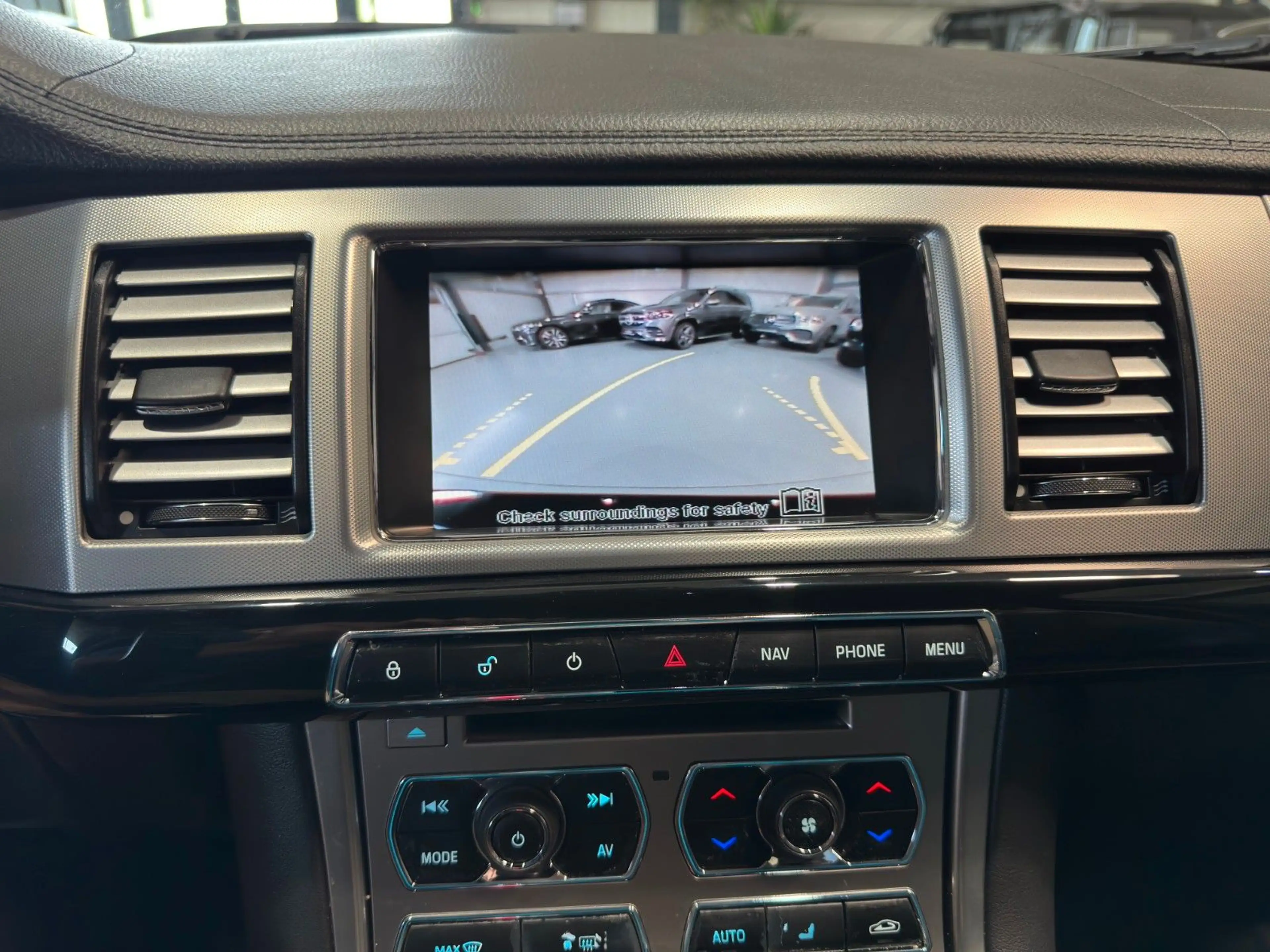 Jaguar XF 3.0 V6 Diesel S NAVI RF-KAM SHZ/Sport — photo 10