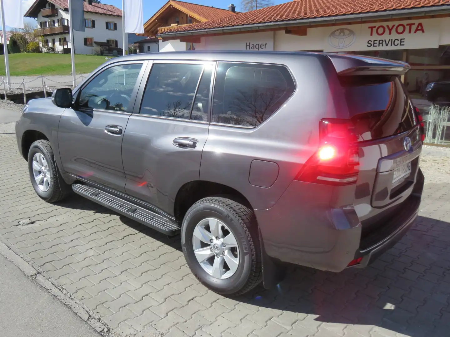 Toyota Land Cruiser Comfort +AHK Grey - 2