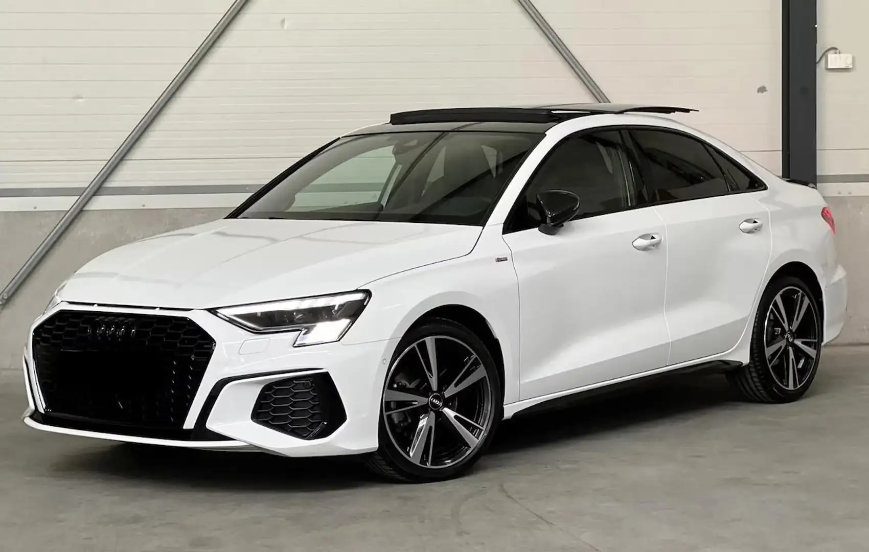 Audi A3 A3 Limousine - 35 TFSI 3x S-Line Black Edition Bianco - 1