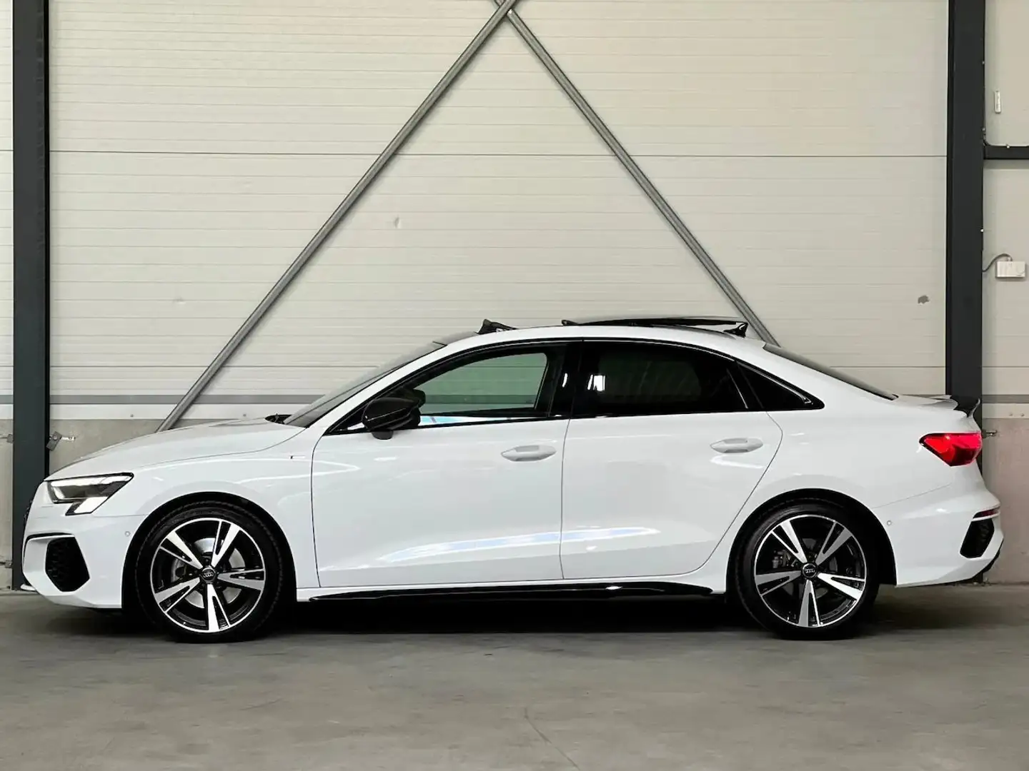 Audi A3 A3 Limousine - 35 TFSI 3x S-Line Black Edition Bianco - 2