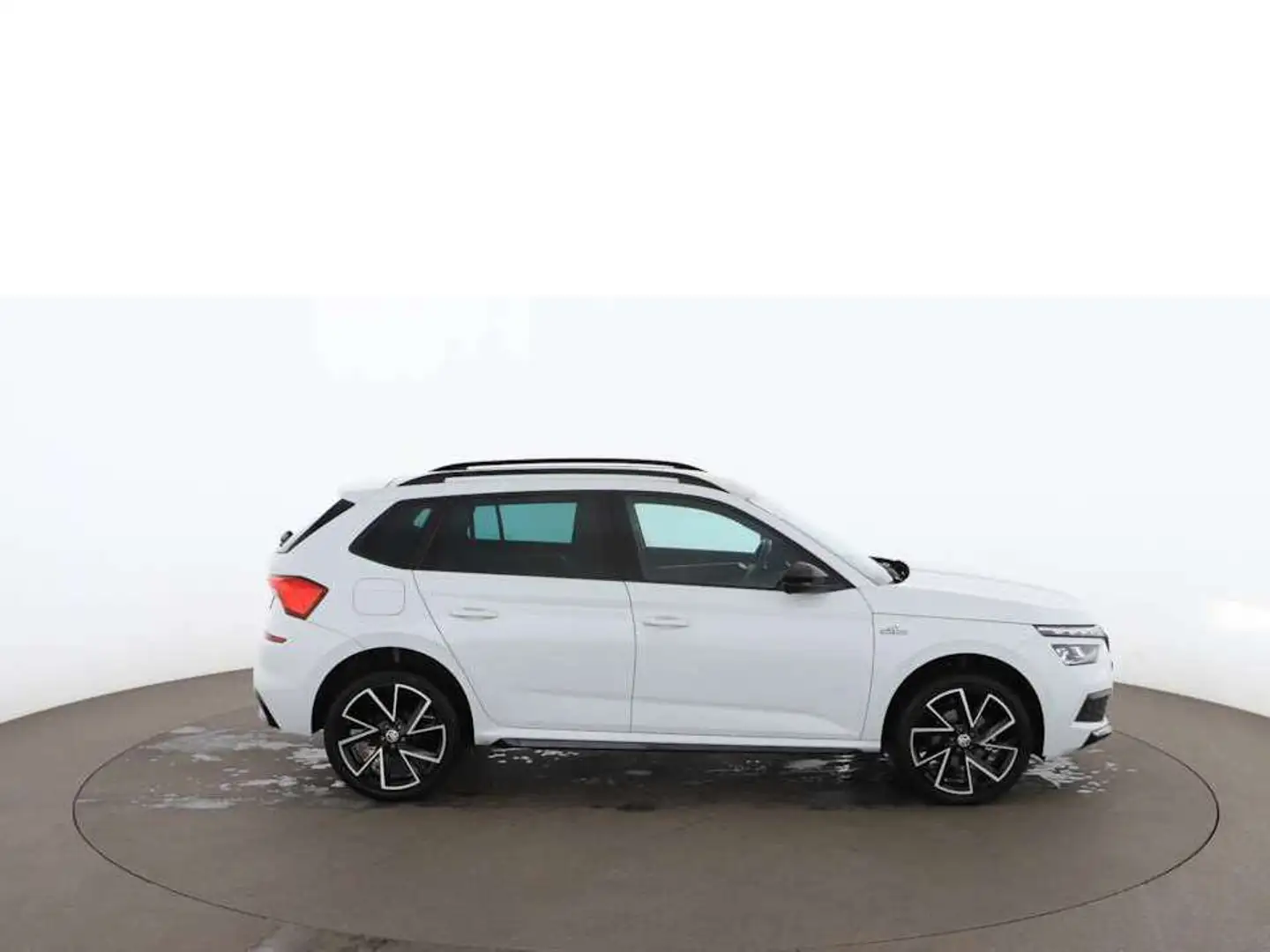 Skoda Kamiq 1.0 TSI Monte Carlo Aut LED SKY NAVI R-CAM Weiß - 2