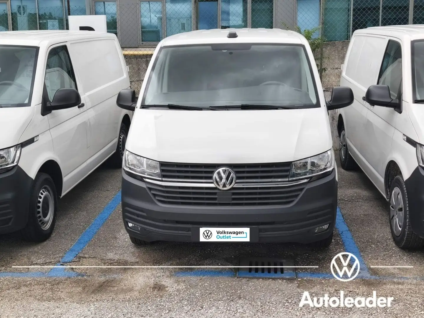 Volkswagen Transporter Transporter T6.1 2.0 TDI 150CV PC Furgone IVA COMP Bianco - 2