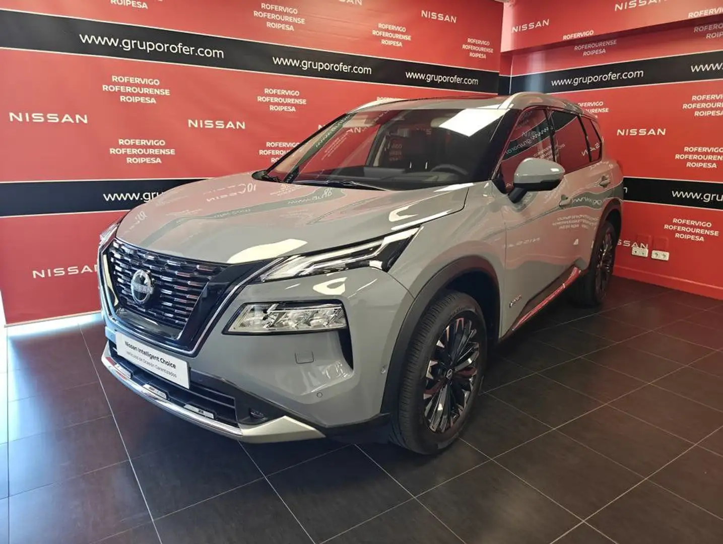 Nissan X-Trail 1.5 e-Power Tekna e-4orce 4x4 5pl. 158kW Gris - 1