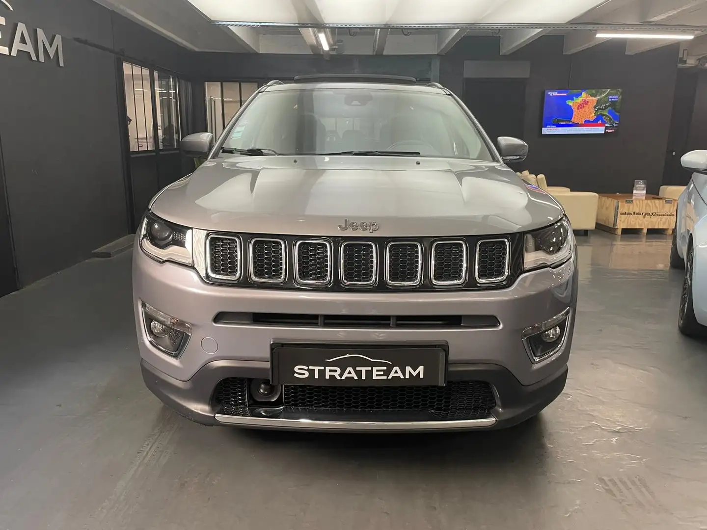 Jeep Compass Limited FWD Grau - 2