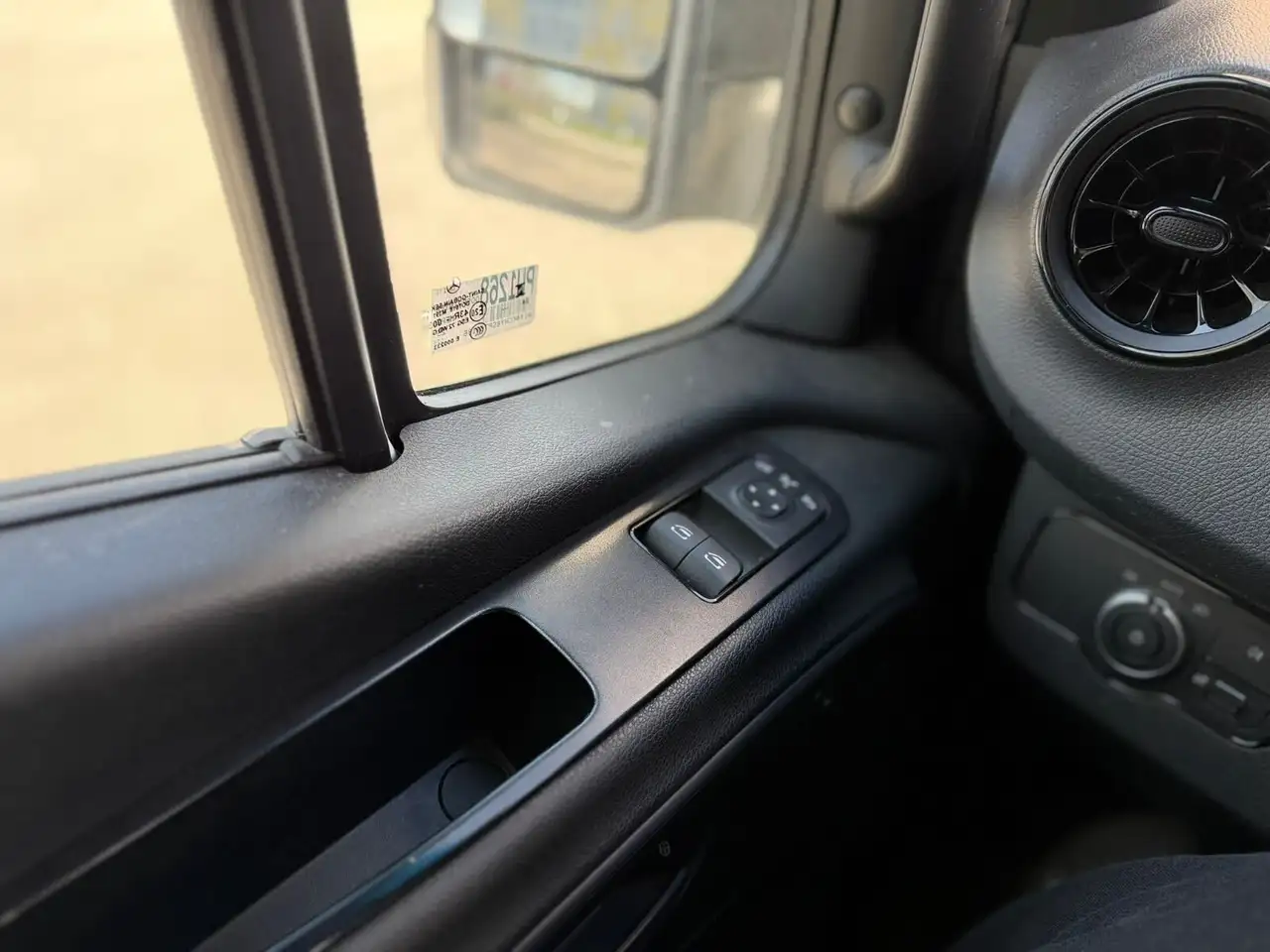 Mercedes-Benz Sprinter снимка Mercedes-Benz Sprinter