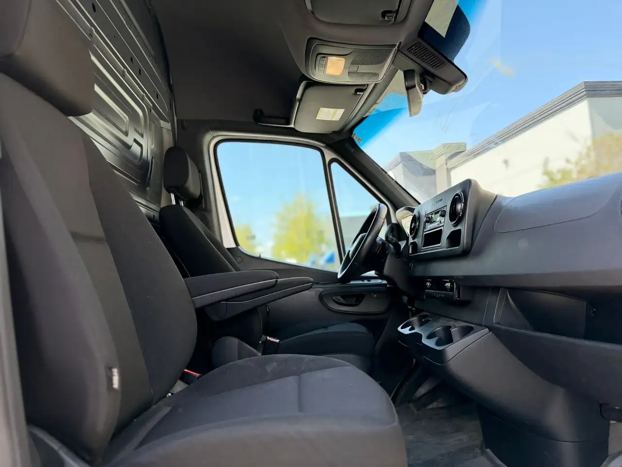 Mercedes-Benz Sprinter снимка Mercedes-Benz Sprinter
