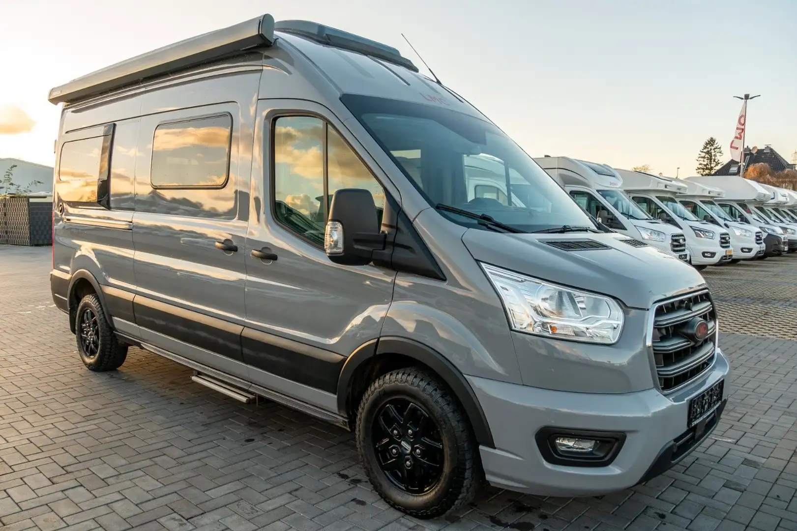 LMC Innovan 590 *Wechselr.*2xSolar*Luftf.*Querb.*RFK Grau - 1