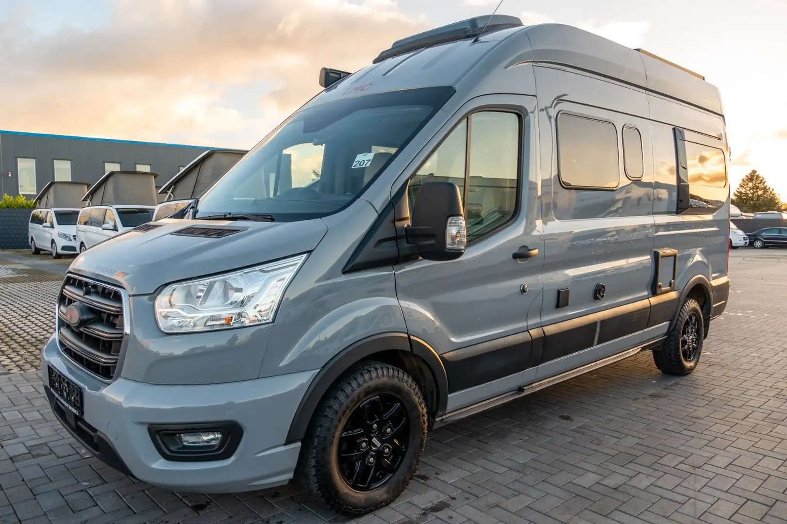 LMC Innovan 590 *Wechselr.*2xSolar*Luftf.*Querb.*RFK Grau - 2