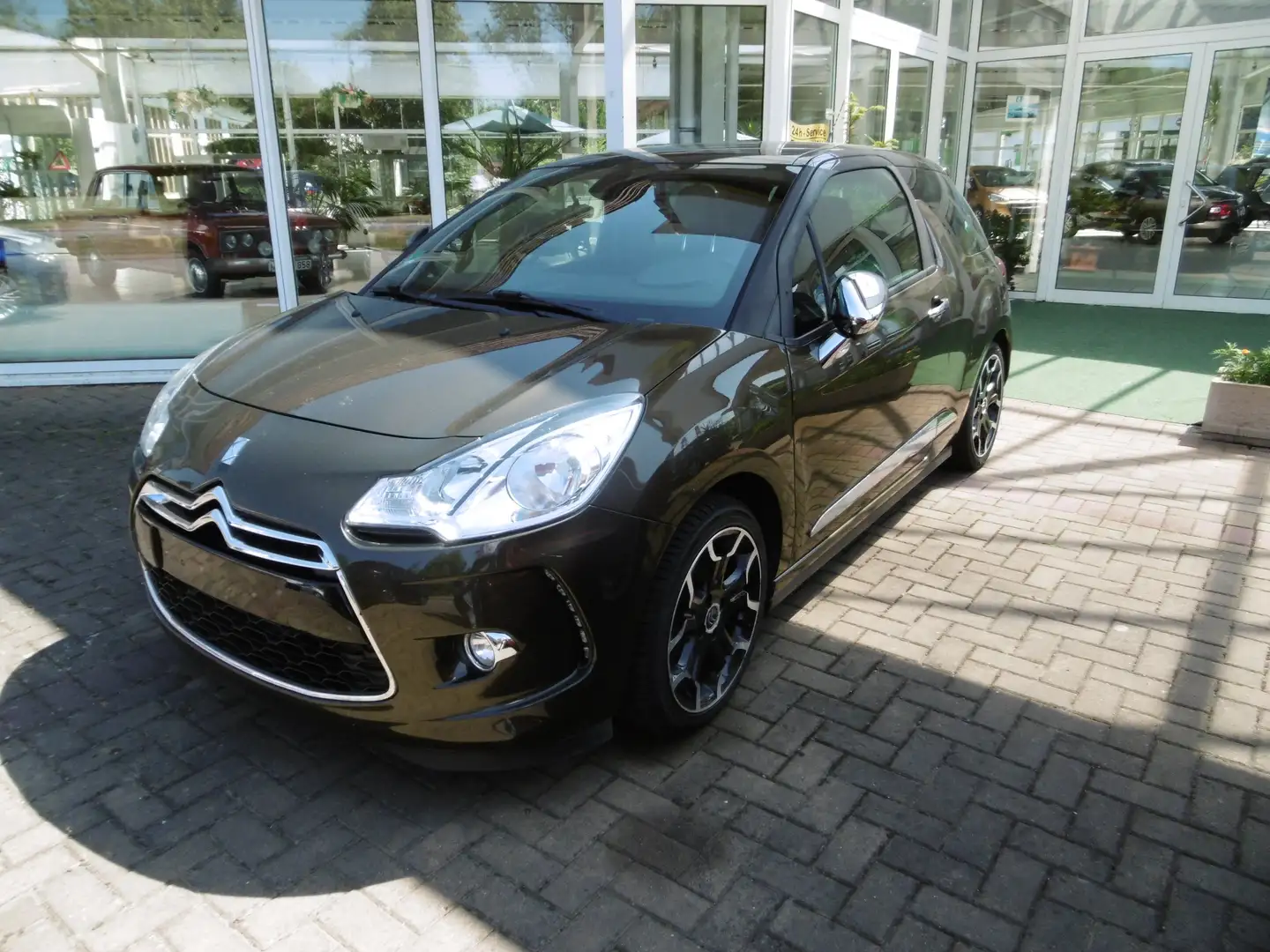 Citroen DS3 SportChic 1,6 Braun - 1
