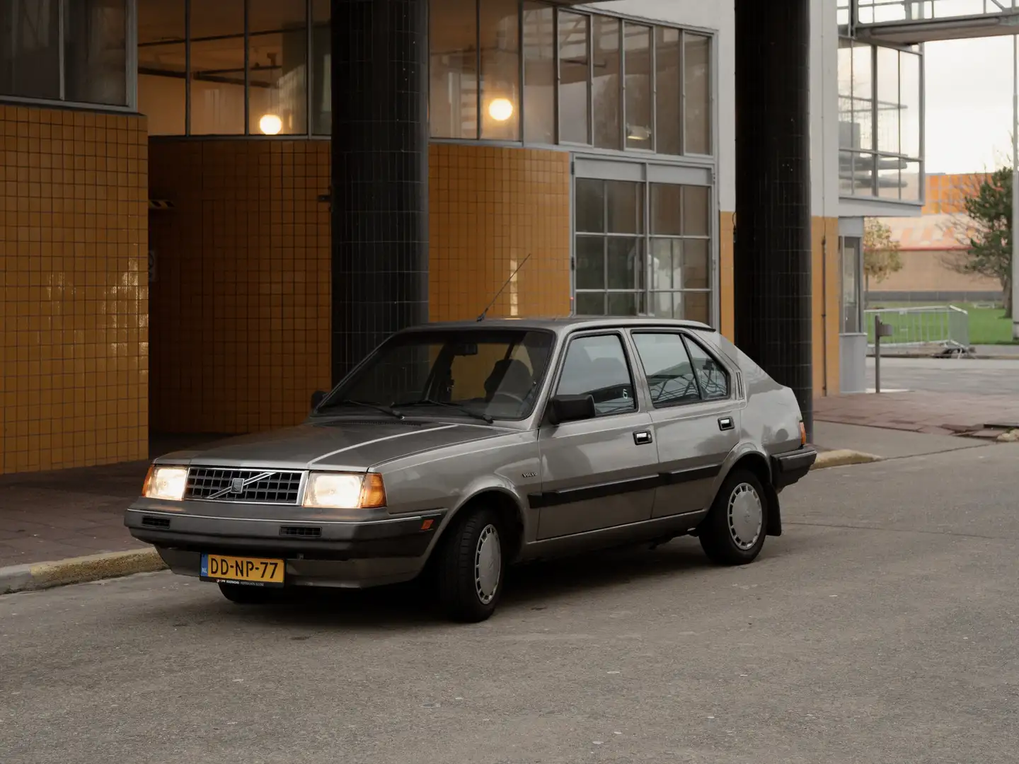 Volvo 340 GL Special 1.4 Срібний - 1