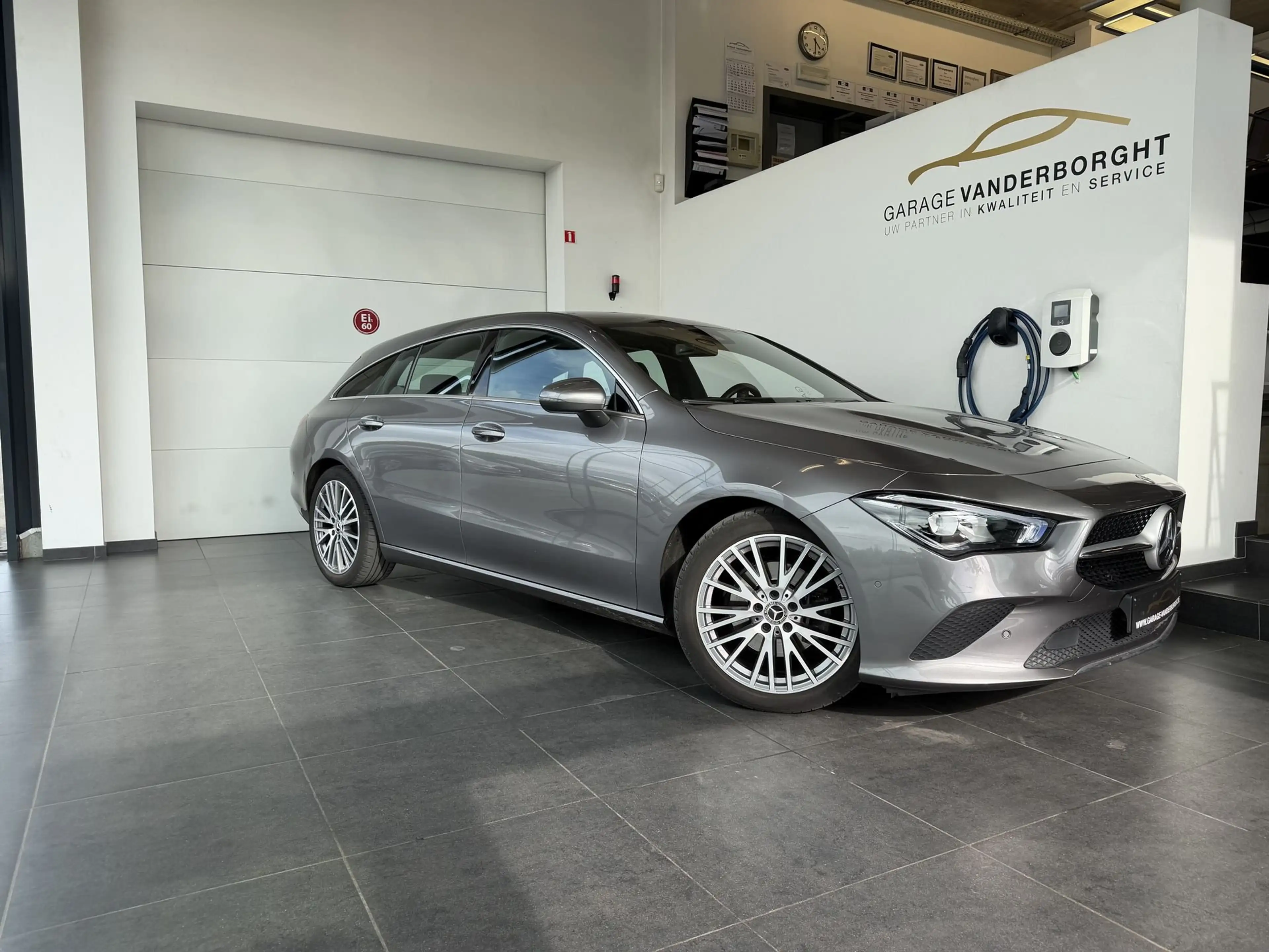 Mercedes-Benz CLA 200 200 SHOOTING BREAK BENZINE AUTOMAAT 56000KM!!!