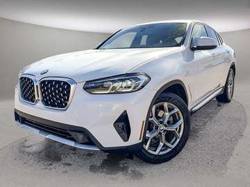 xDrive30i: AWD/APPLE CARPLAY/SUNROOF/LEATHER/HEATED SEATS