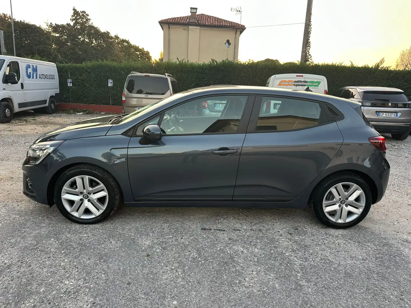 Renault Clio Automatica! Clio 1.6 E-Tech hybrid 140cv Gris - 2