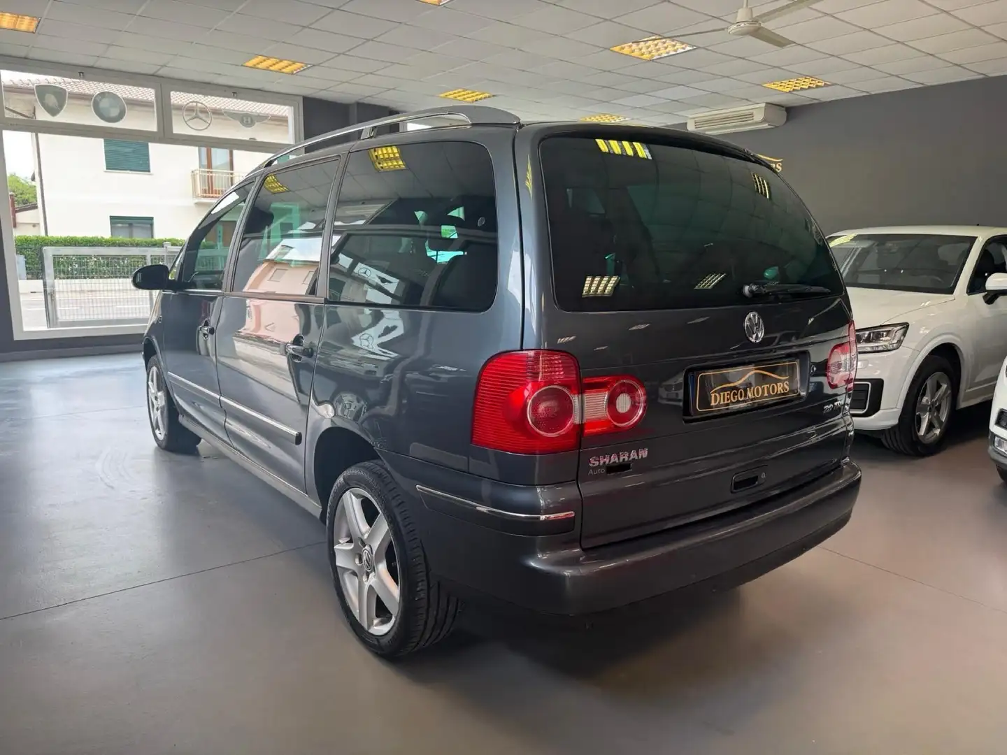 Volkswagen Sharan 2.0 tdi Trendline Grigio - 2