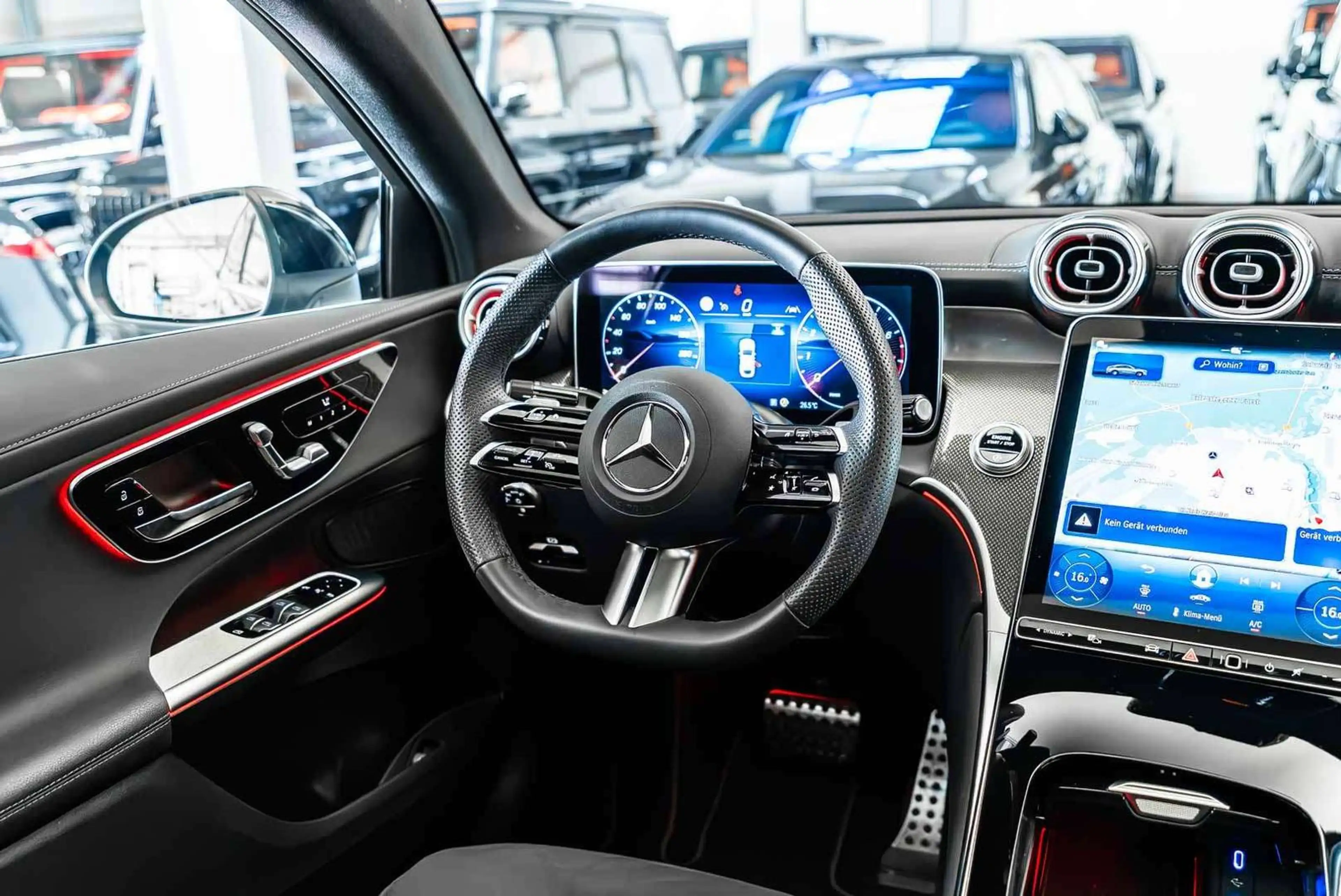 Mercedes-Benz GLC 200 4M Coupe AMG Line / Pano / AHK / Memo — photo 12
