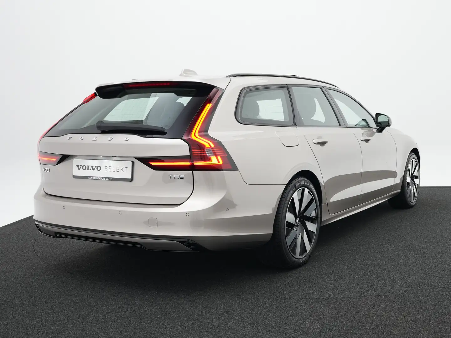 Volvo V90 2.0 T8 Plug-in hybrid AWD Ultra Dark | 360° Camera Grigio - 2