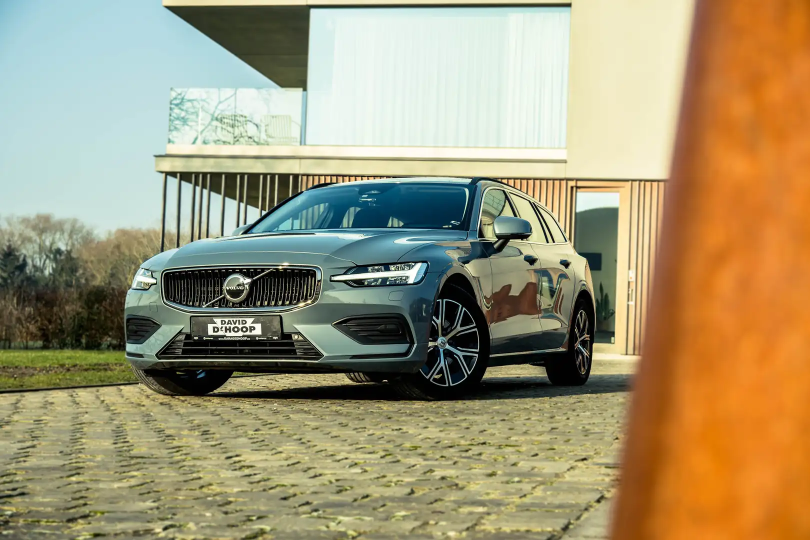 Volvo V60 2.0 | B3 | Core | Geartronic | Trekhaak | LED Šedá - 1
