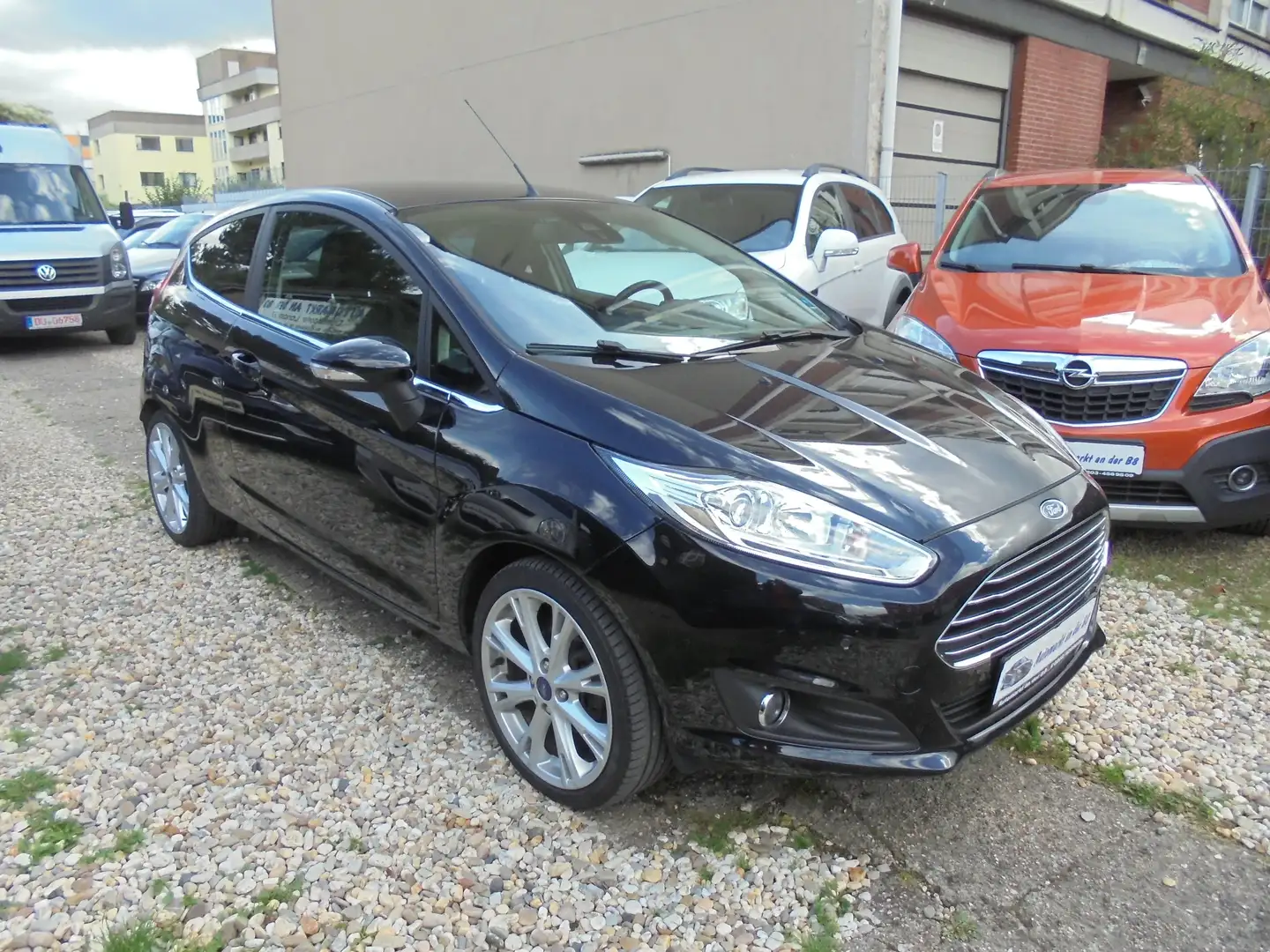 Ford Fiesta Titanium Start/Stop,Klimatronik,PDC,1-Hand!!! Schwarz - 1