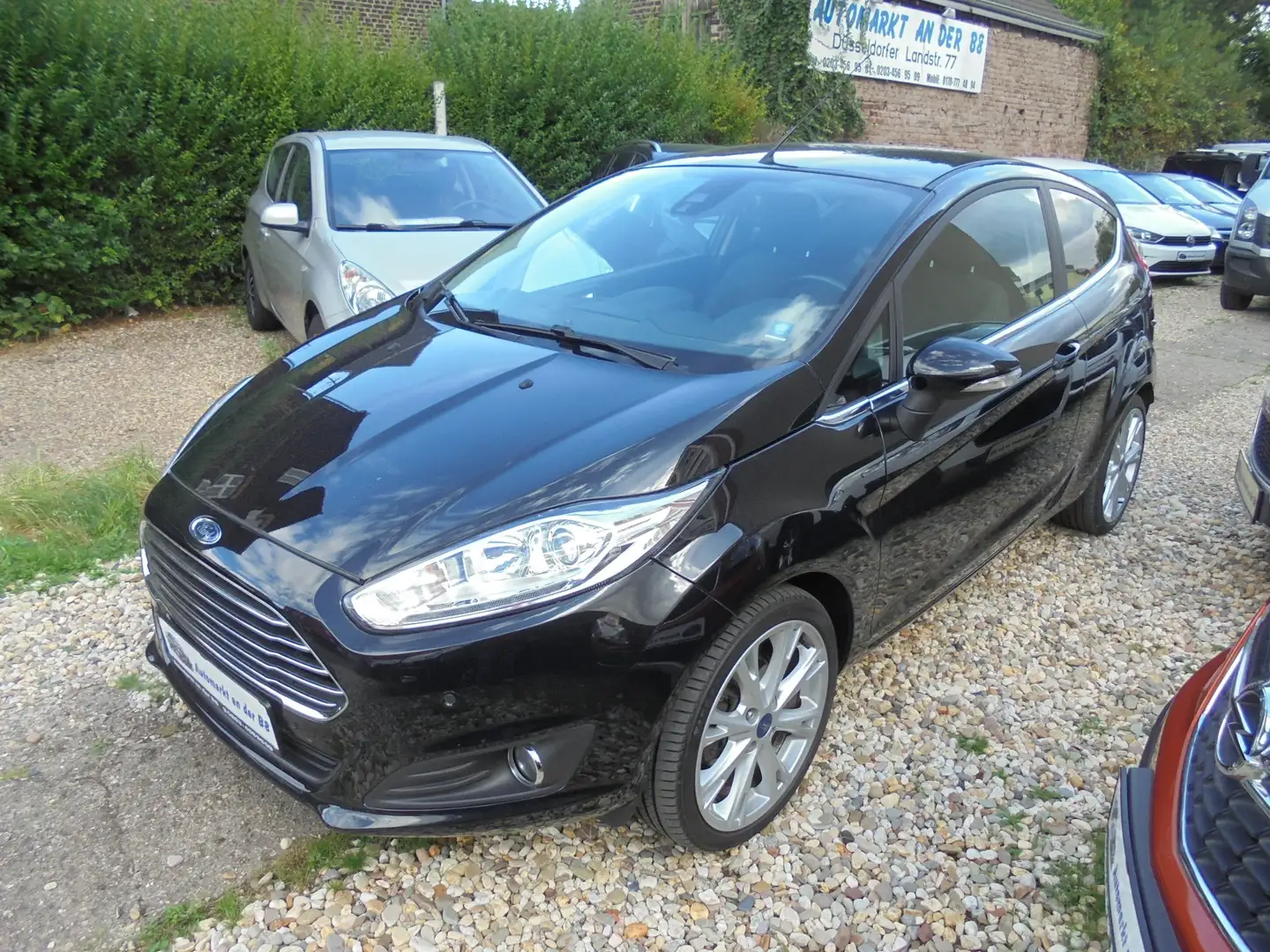 Ford Fiesta Titanium Start/Stop,Klimatronik,PDC,1-Hand!!! Schwarz - 2