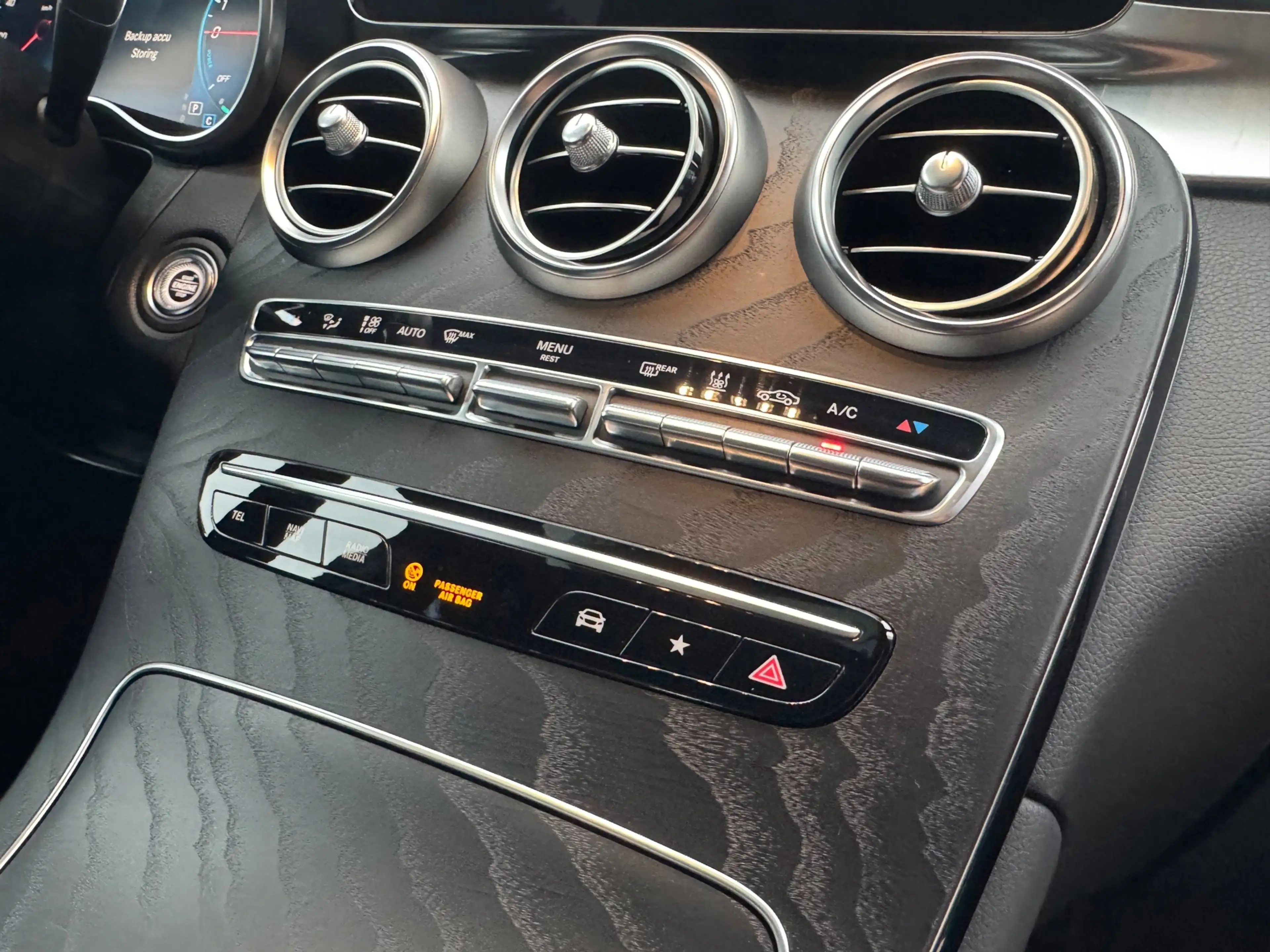 Mercedes-Benz GLC 300 300e 4MATIC Advantage Airco Navi Lmv Panodak — photo 18