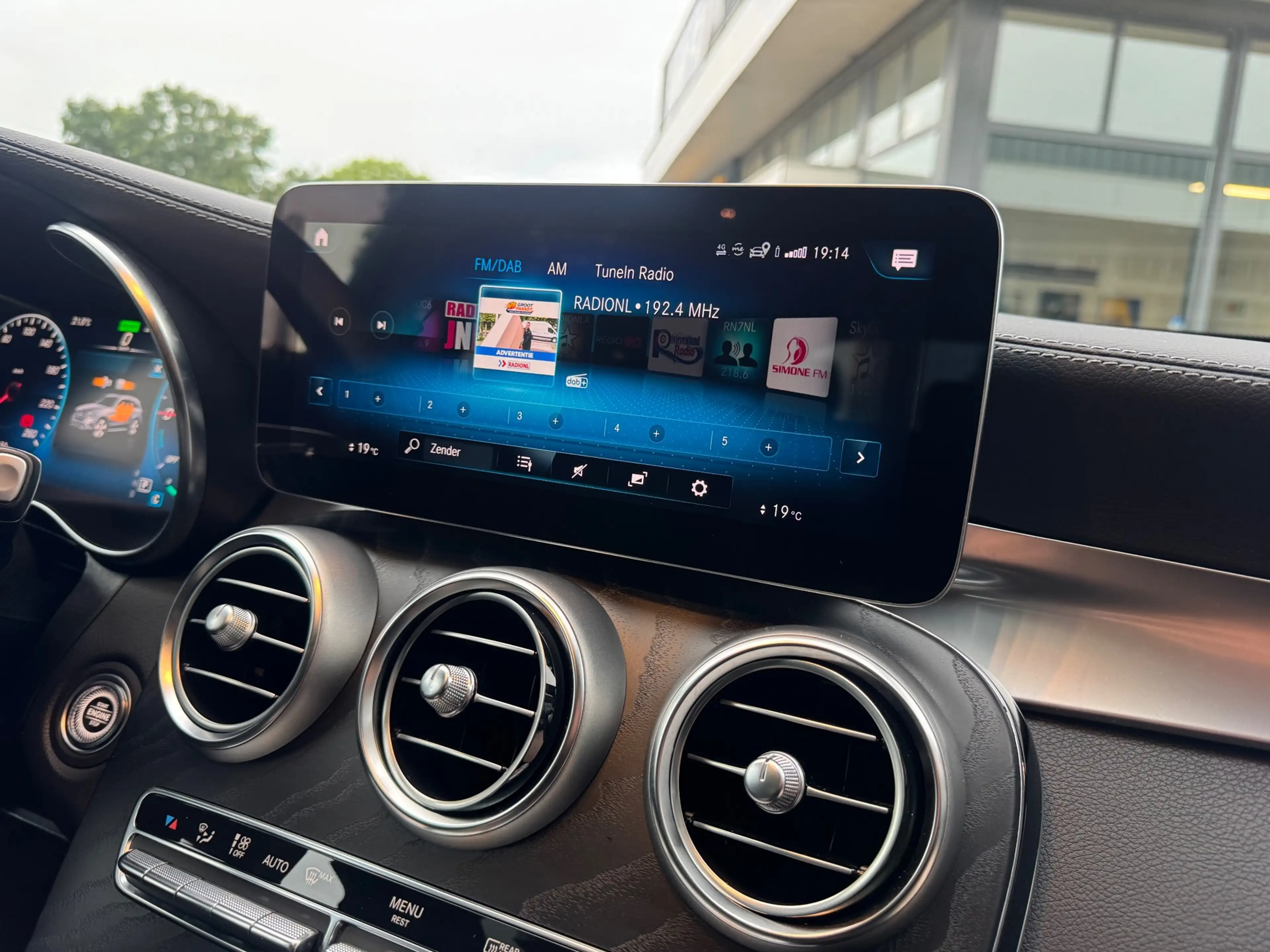 Mercedes-Benz GLC 300 300e 4MATIC Advantage Airco Navi Lmv Panodak — photo 17