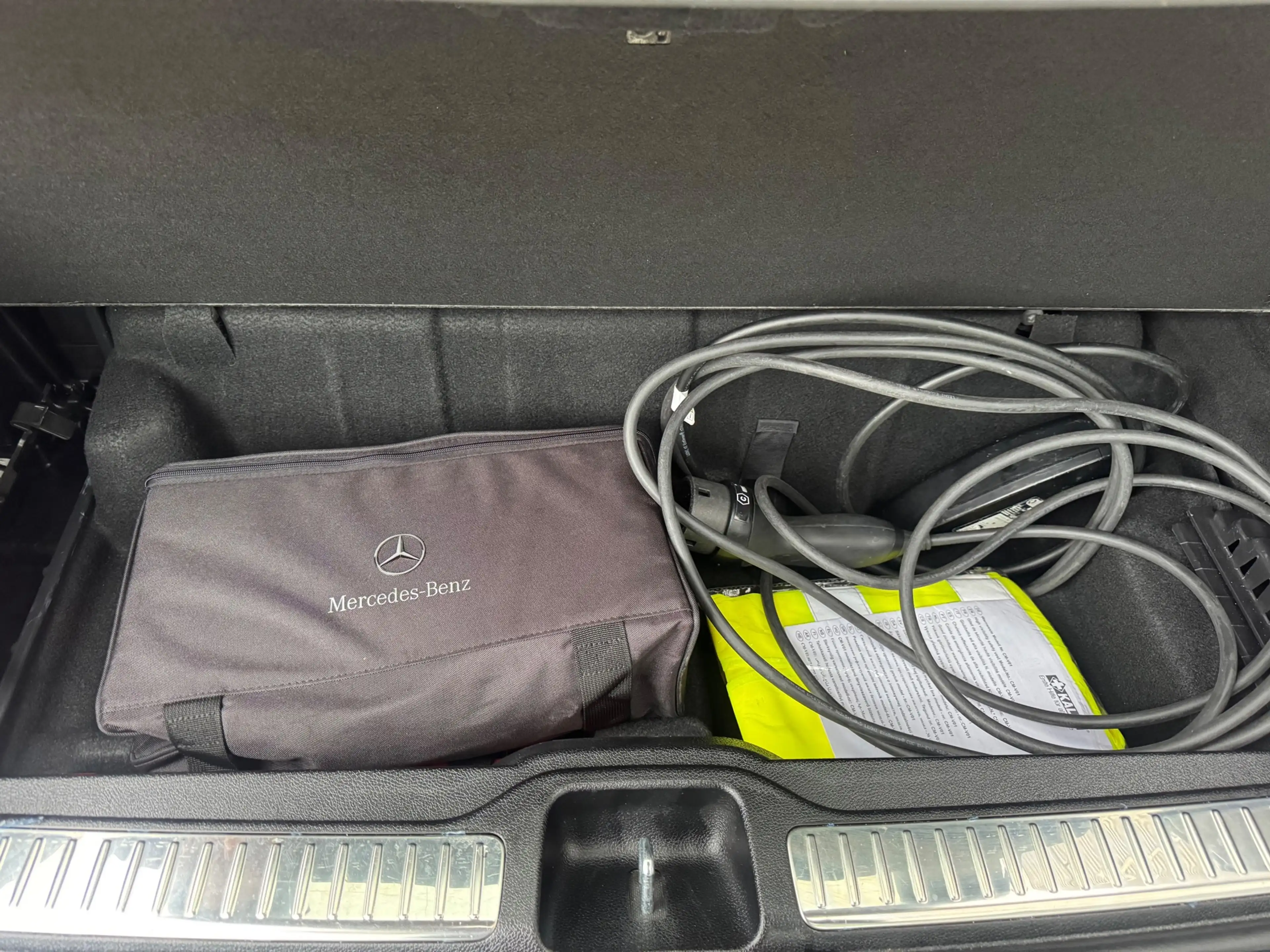 Mercedes-Benz GLC 300 300e 4MATIC Advantage Airco Navi Lmv Panodak — photo 11