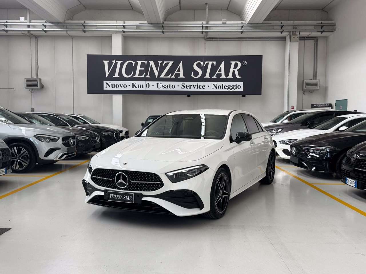 Mercedes-Benz A 200 d AMG PREMIUM