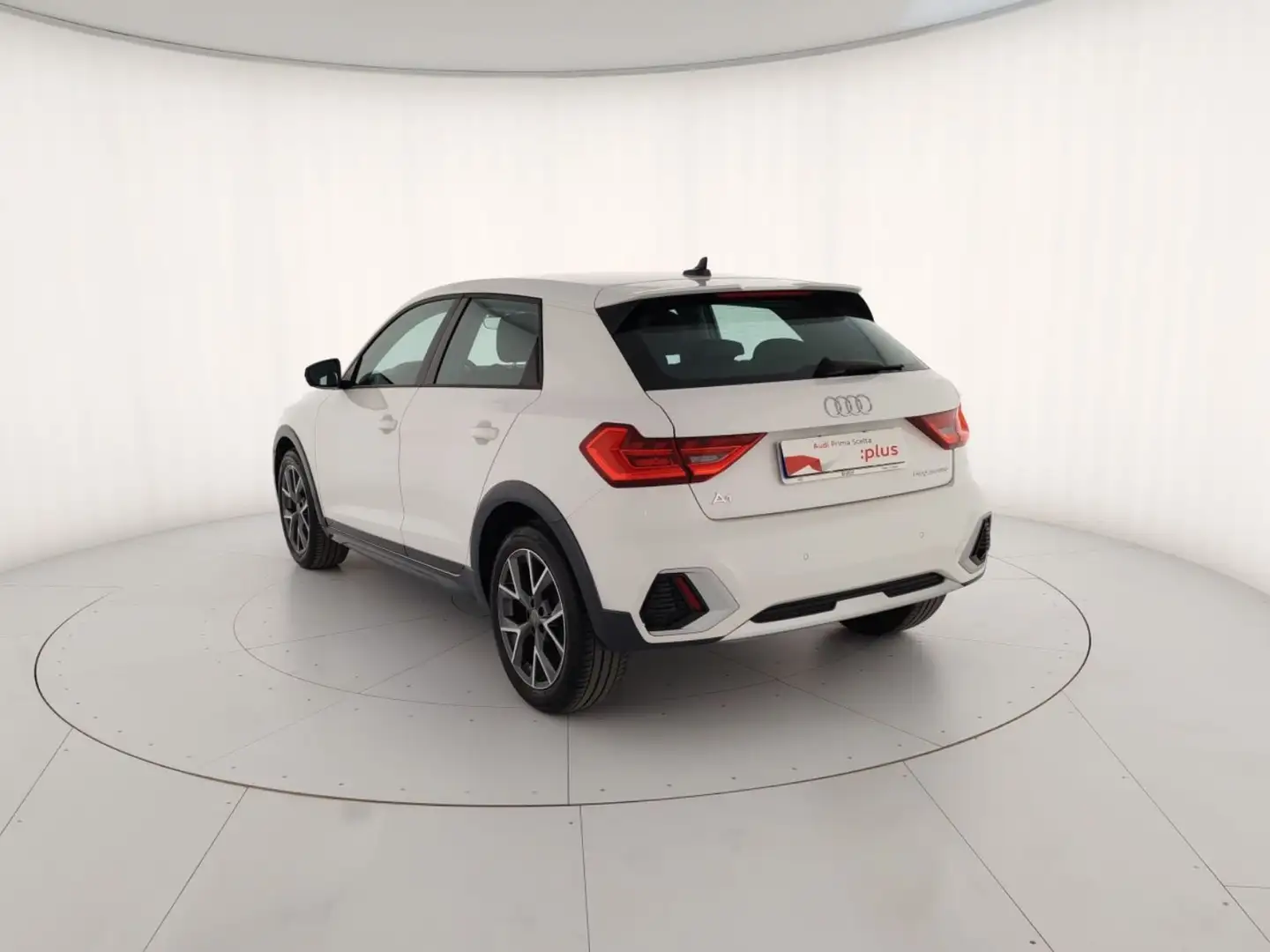 Audi A1 citycarver 25 TFSI Admired Bílá - 2