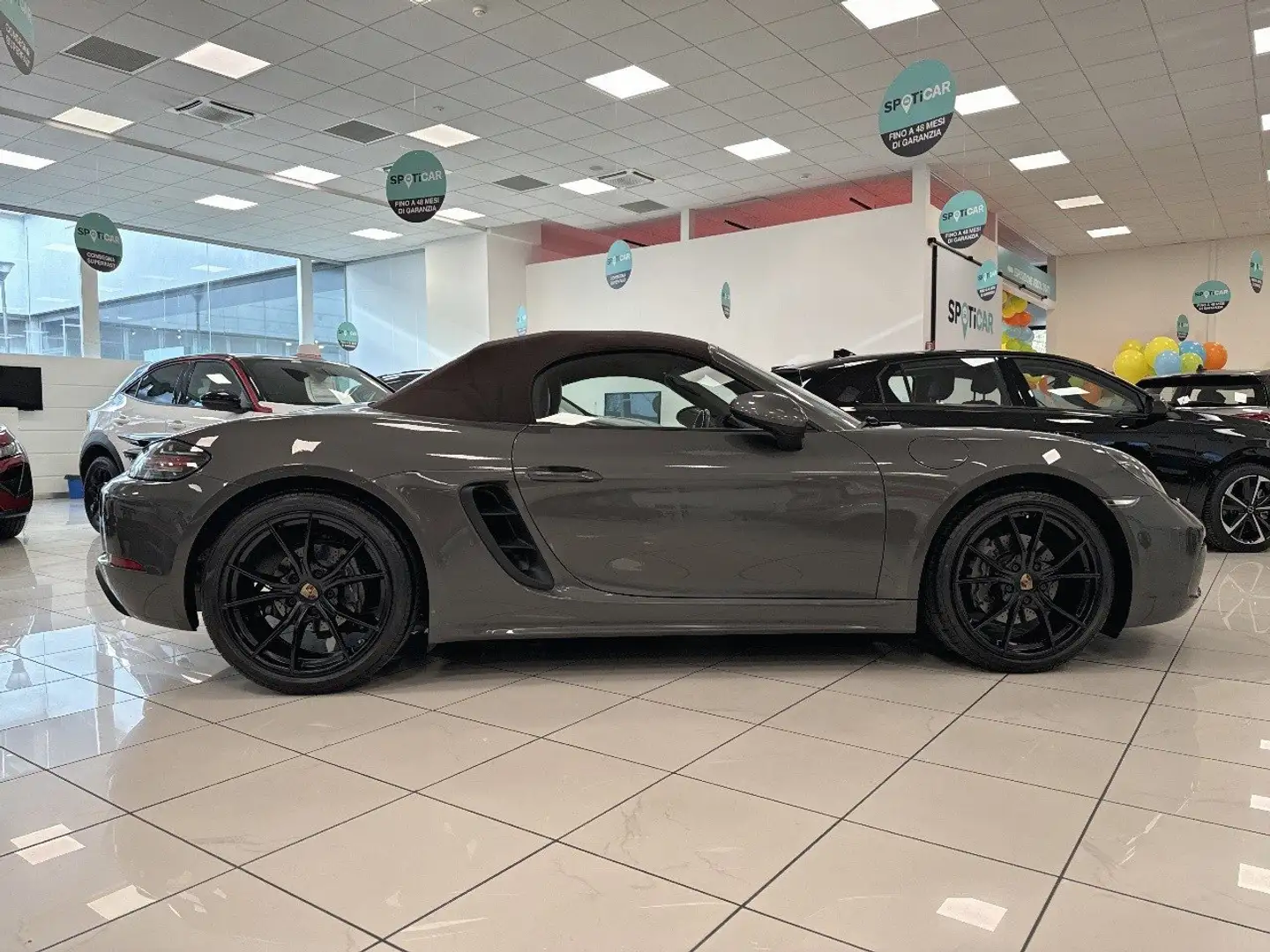 Porsche 718 2.0 Boxster Grau - 2