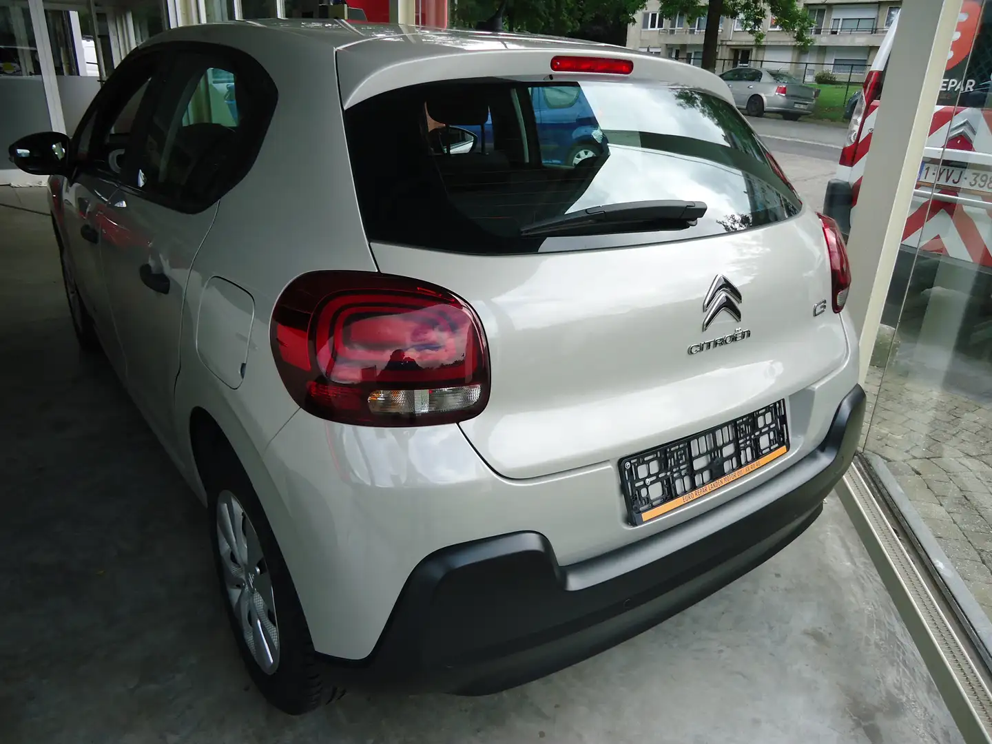 Citroen C3 C3 Pure Tech 82 LIVE Beige - 2