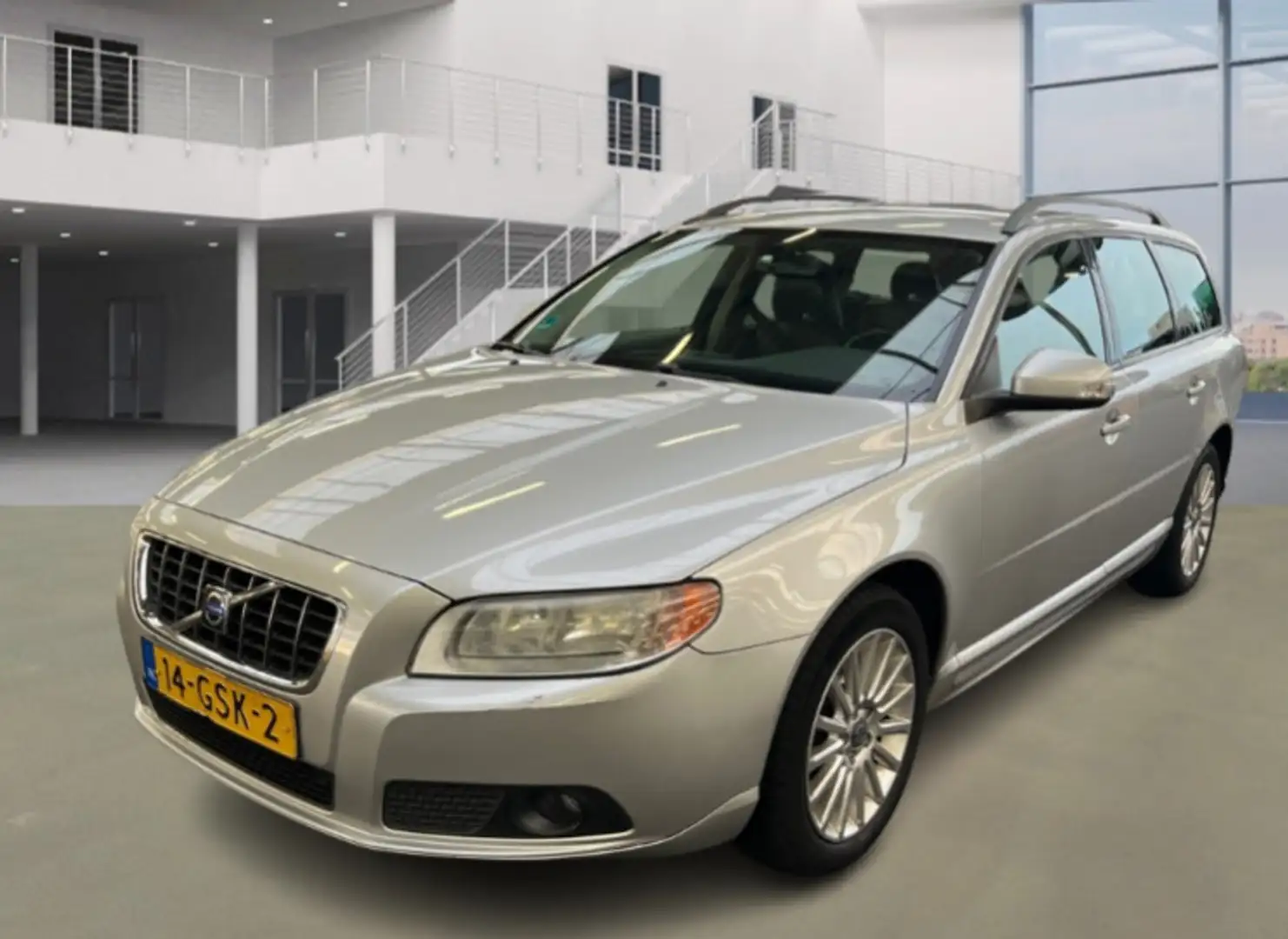 Volvo V70 2.4D Aut. Momentum - 1